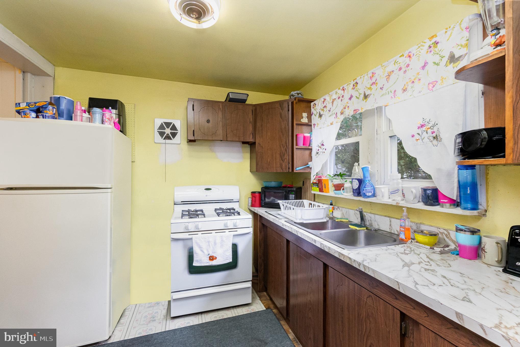 GRAY MANOR - Residential