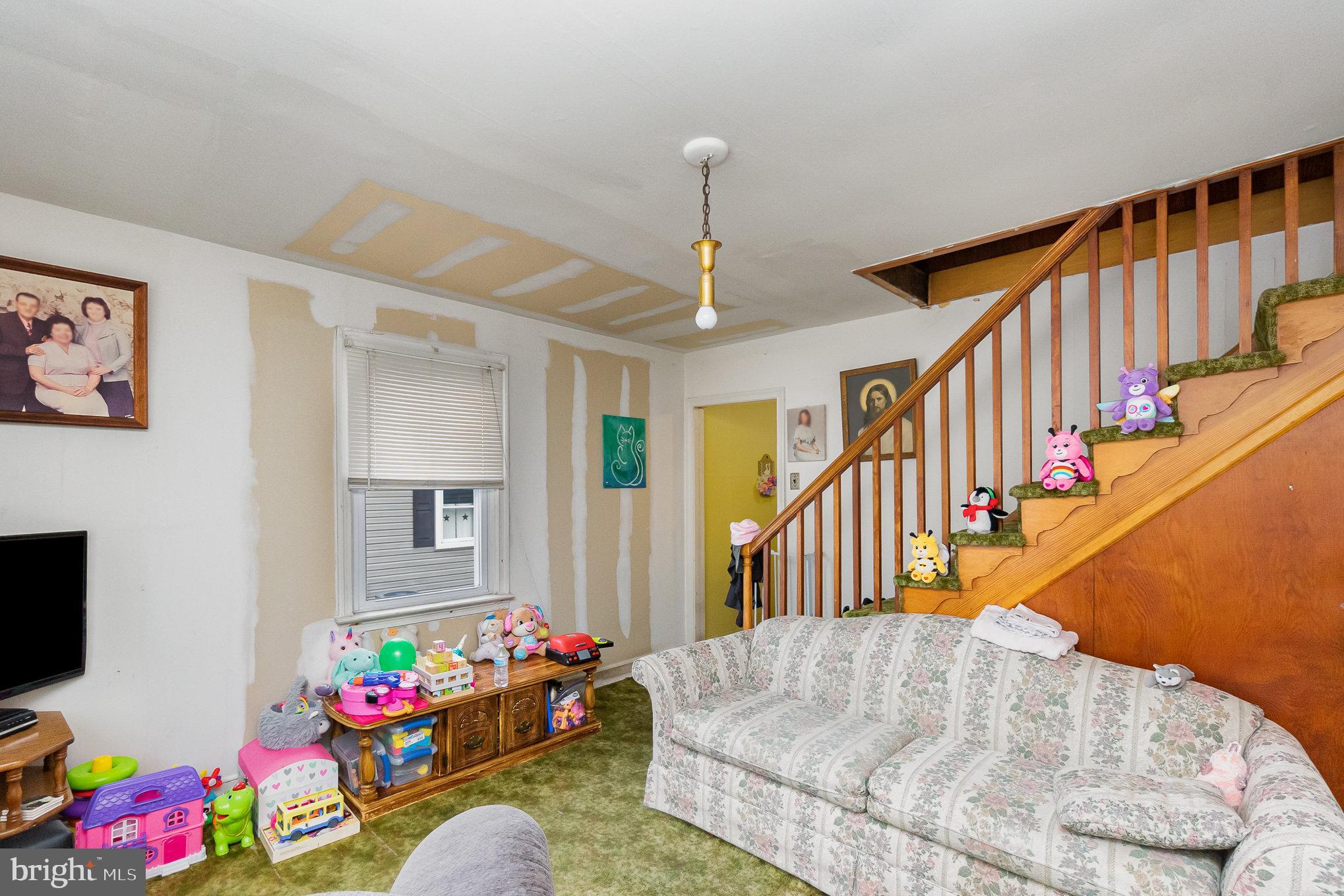 GRAY MANOR - Residential