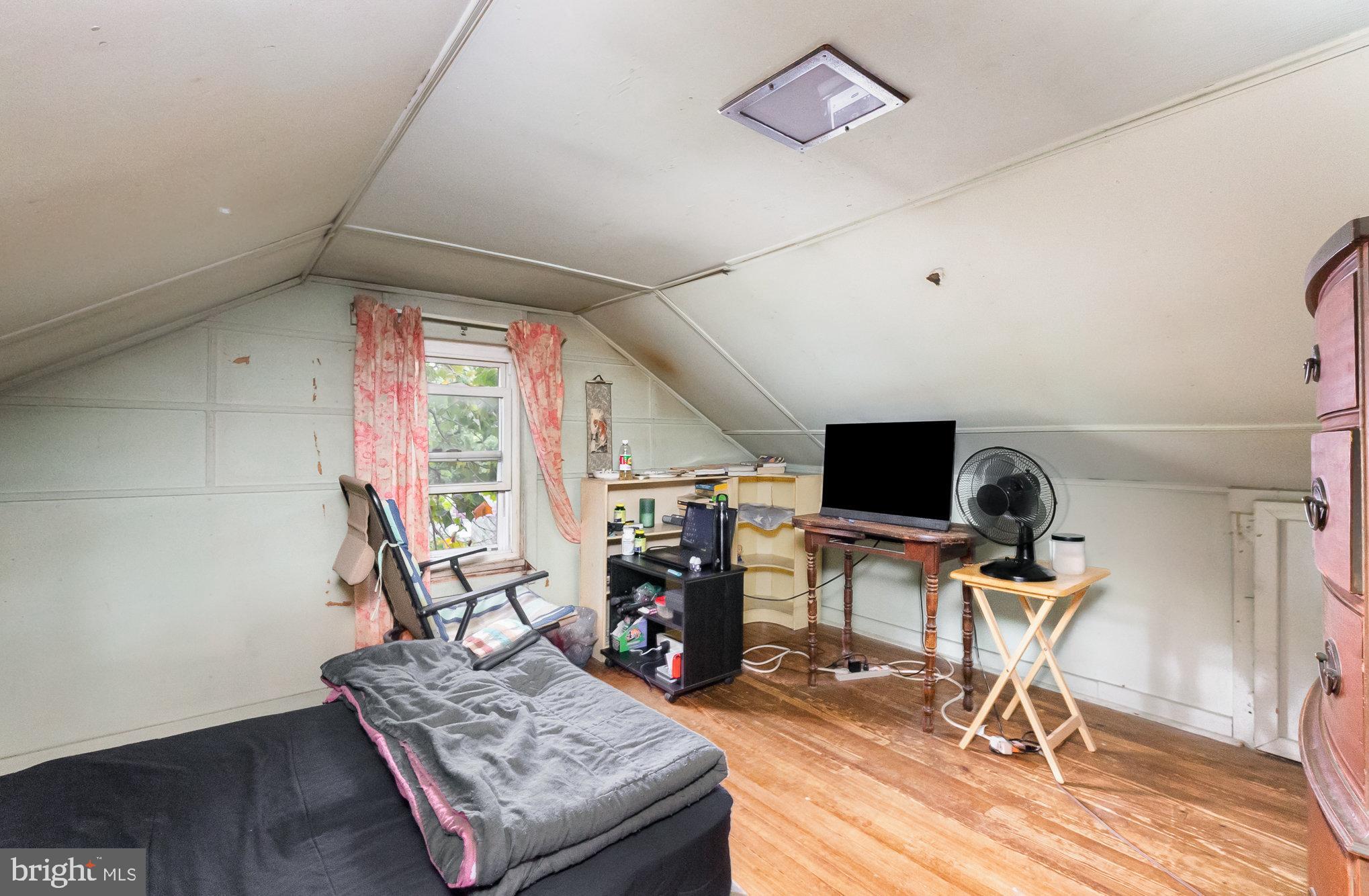 GRAY MANOR - Residential