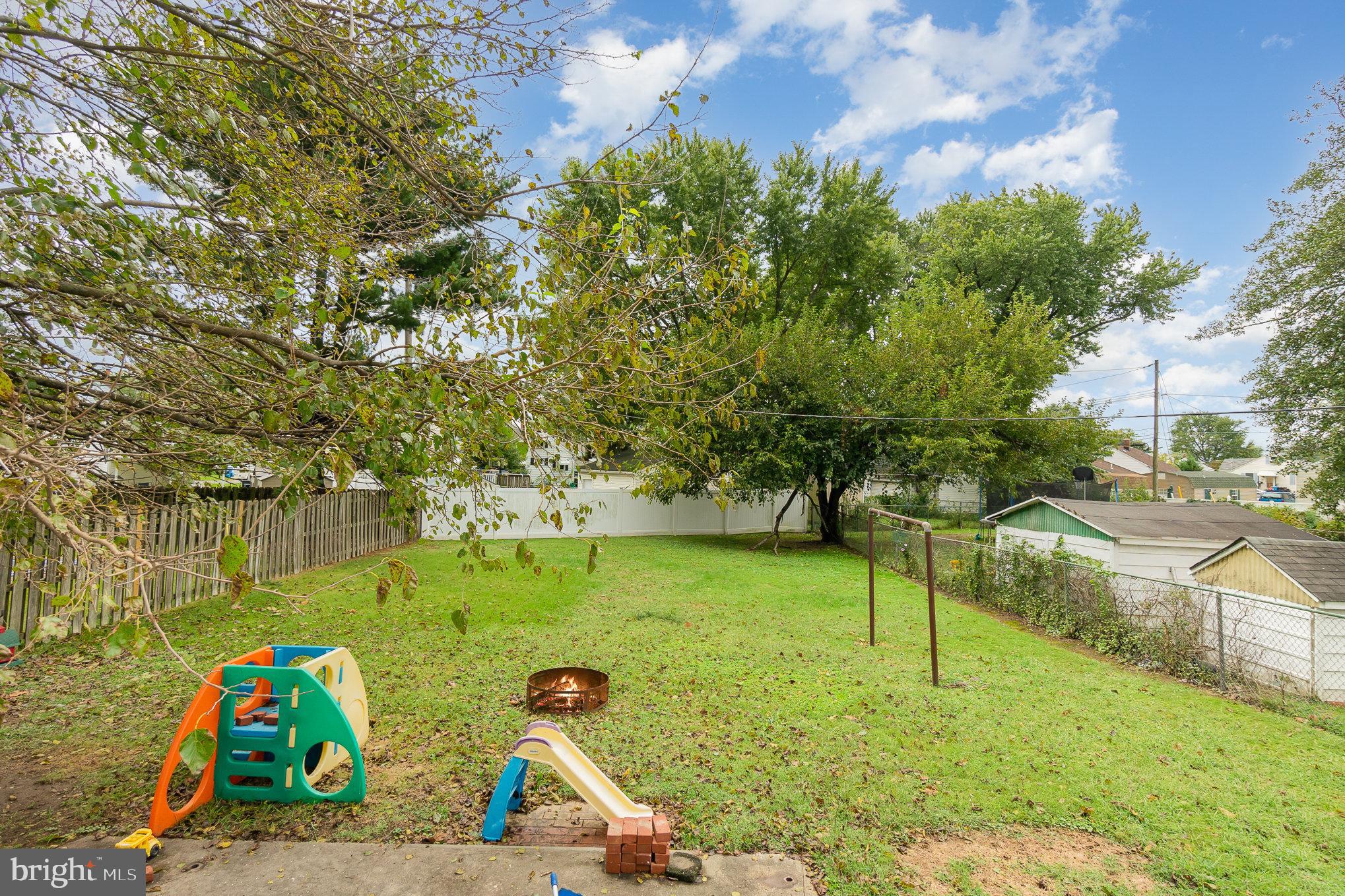 GRAY MANOR - Residential