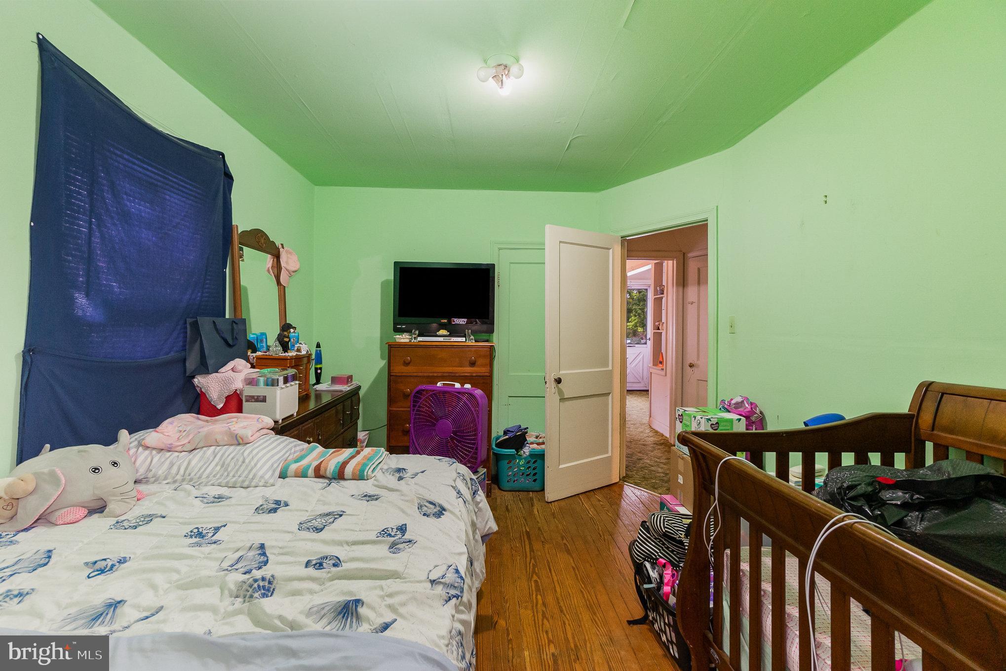 GRAY MANOR - Residential