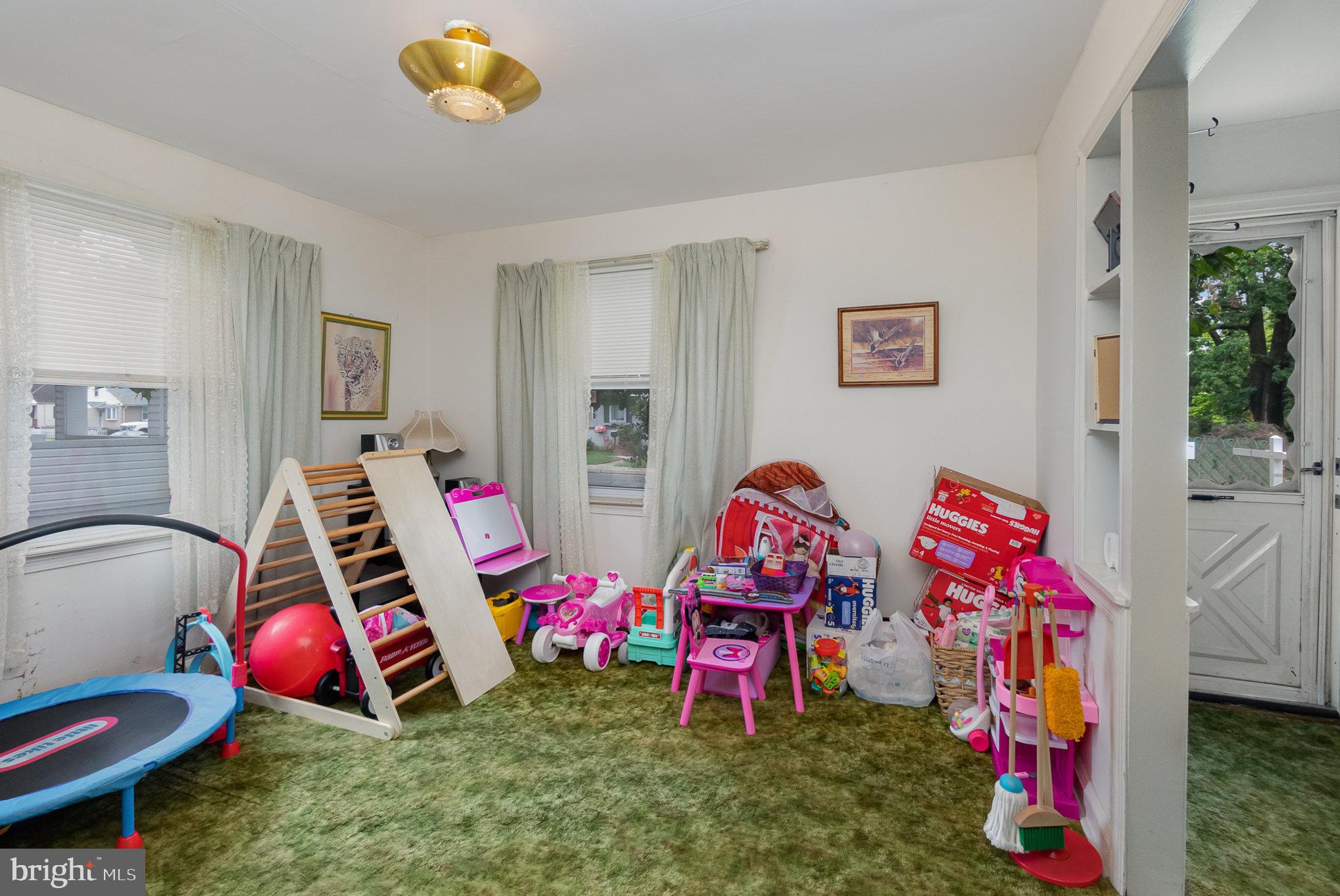 GRAY MANOR - Residential