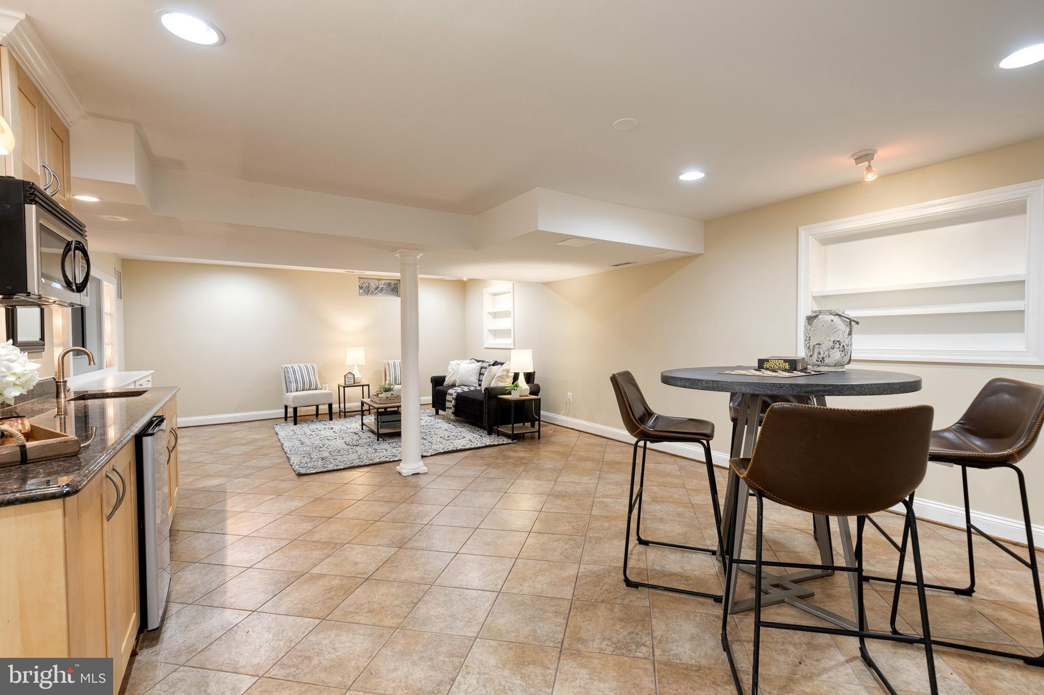 HAMMOND ESTATES - Residential