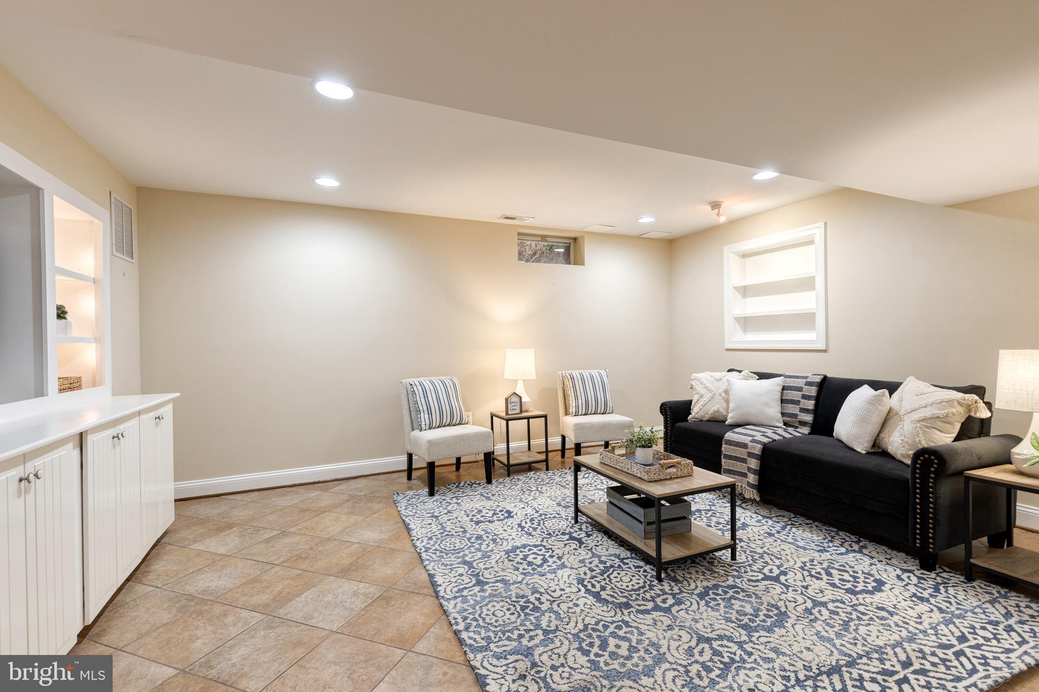 HAMMOND ESTATES - Residential