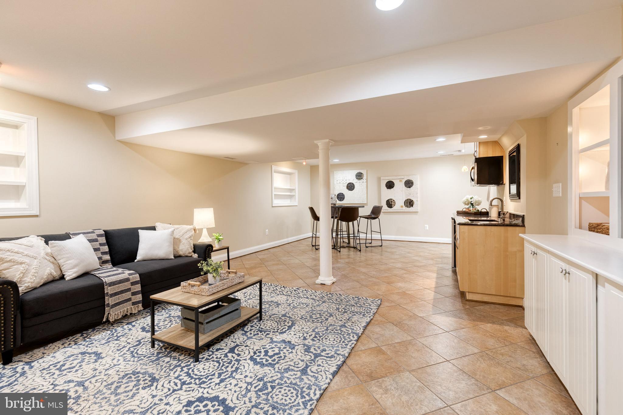 HAMMOND ESTATES - Residential