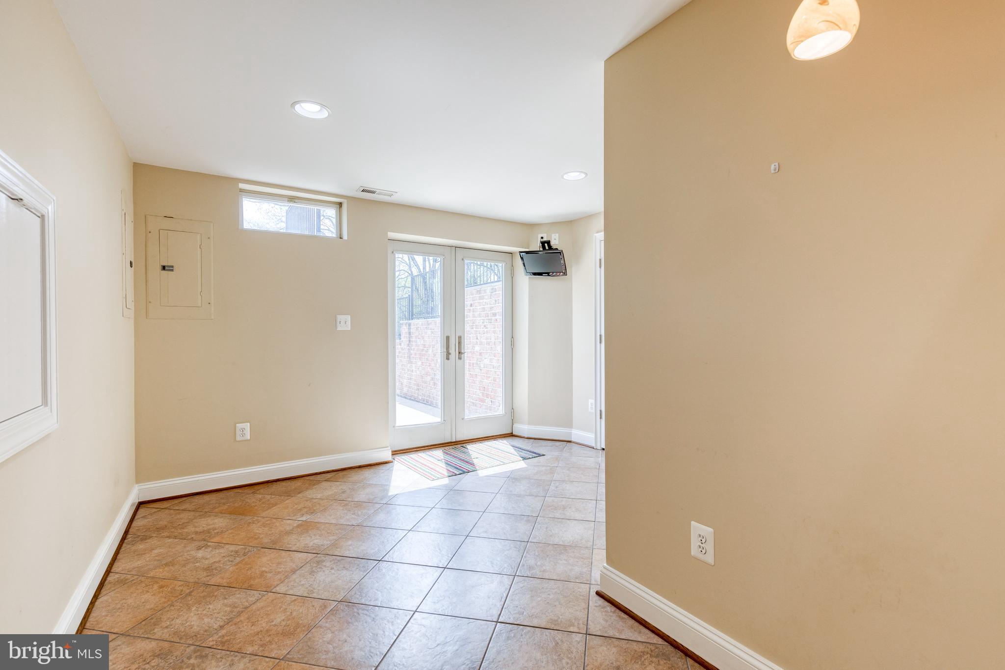 HAMMOND ESTATES - Residential