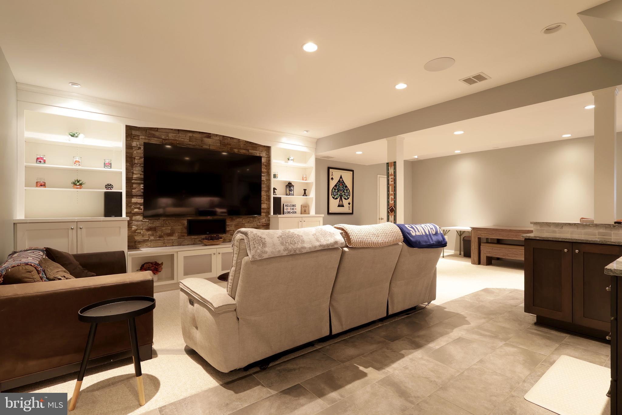 FIELDSTONE - Residential