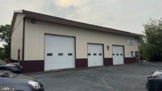 122 RADIO DRIVE