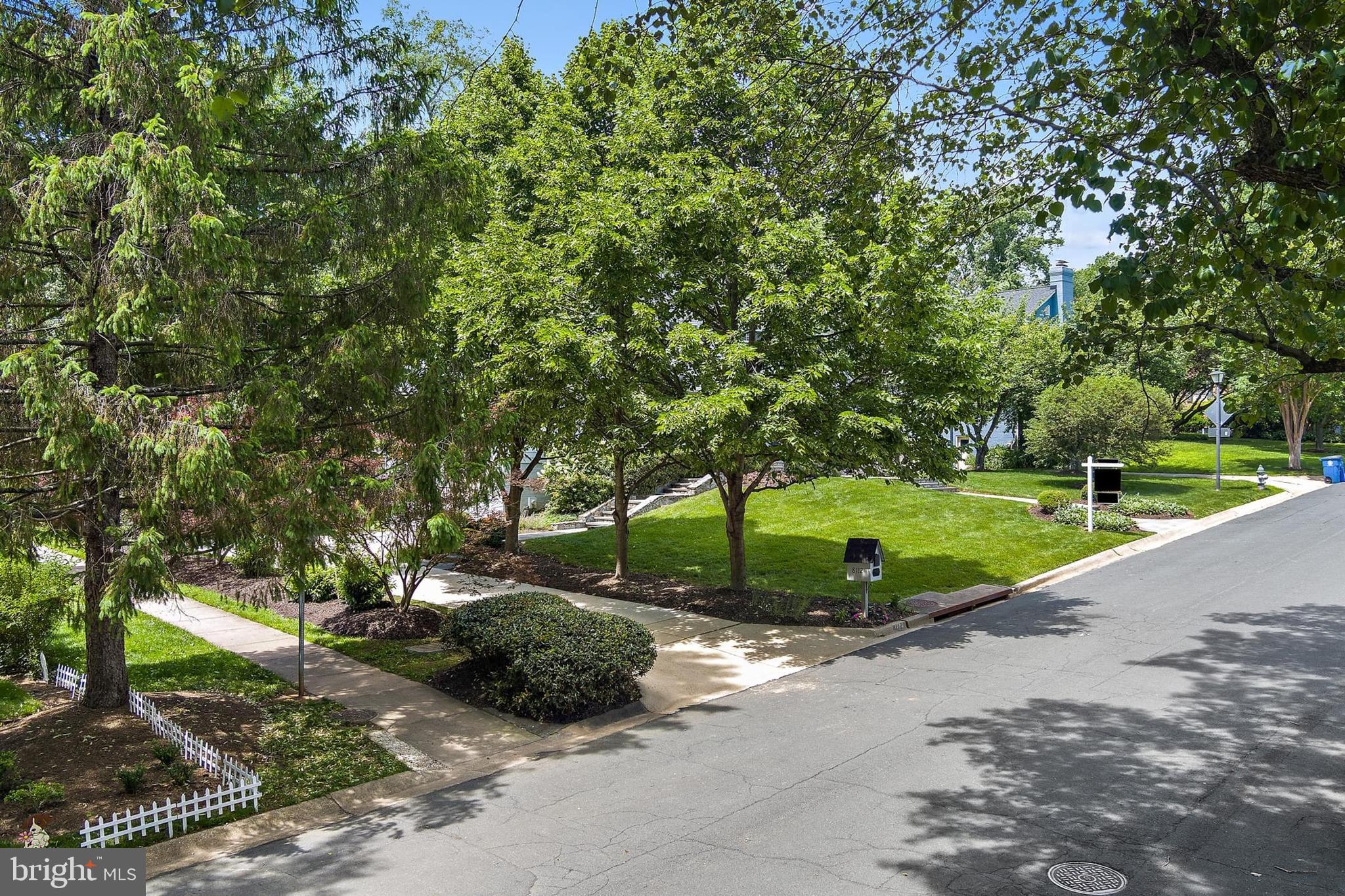 RIVER FALLS - Residential