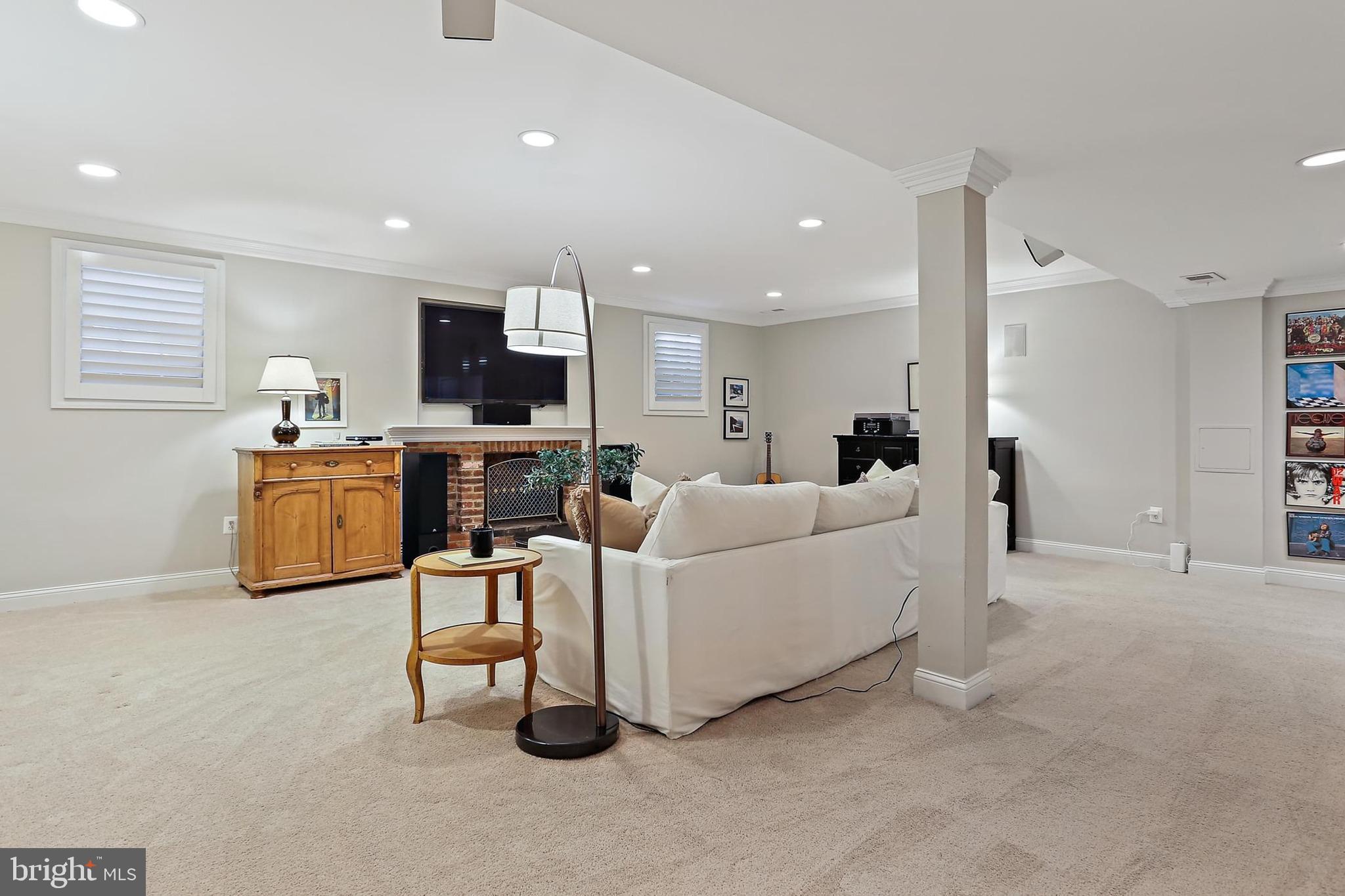 RIVER FALLS - Residential