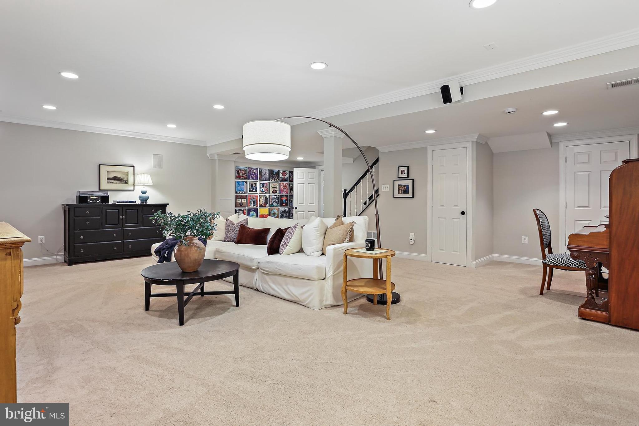 RIVER FALLS - Residential