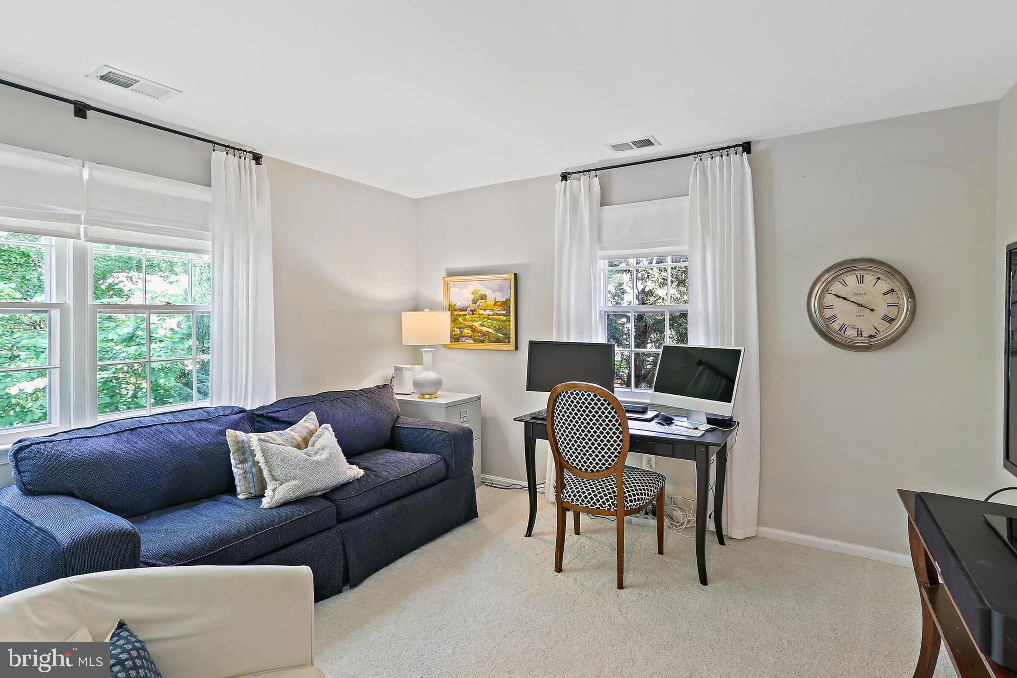 RIVER FALLS - Residential