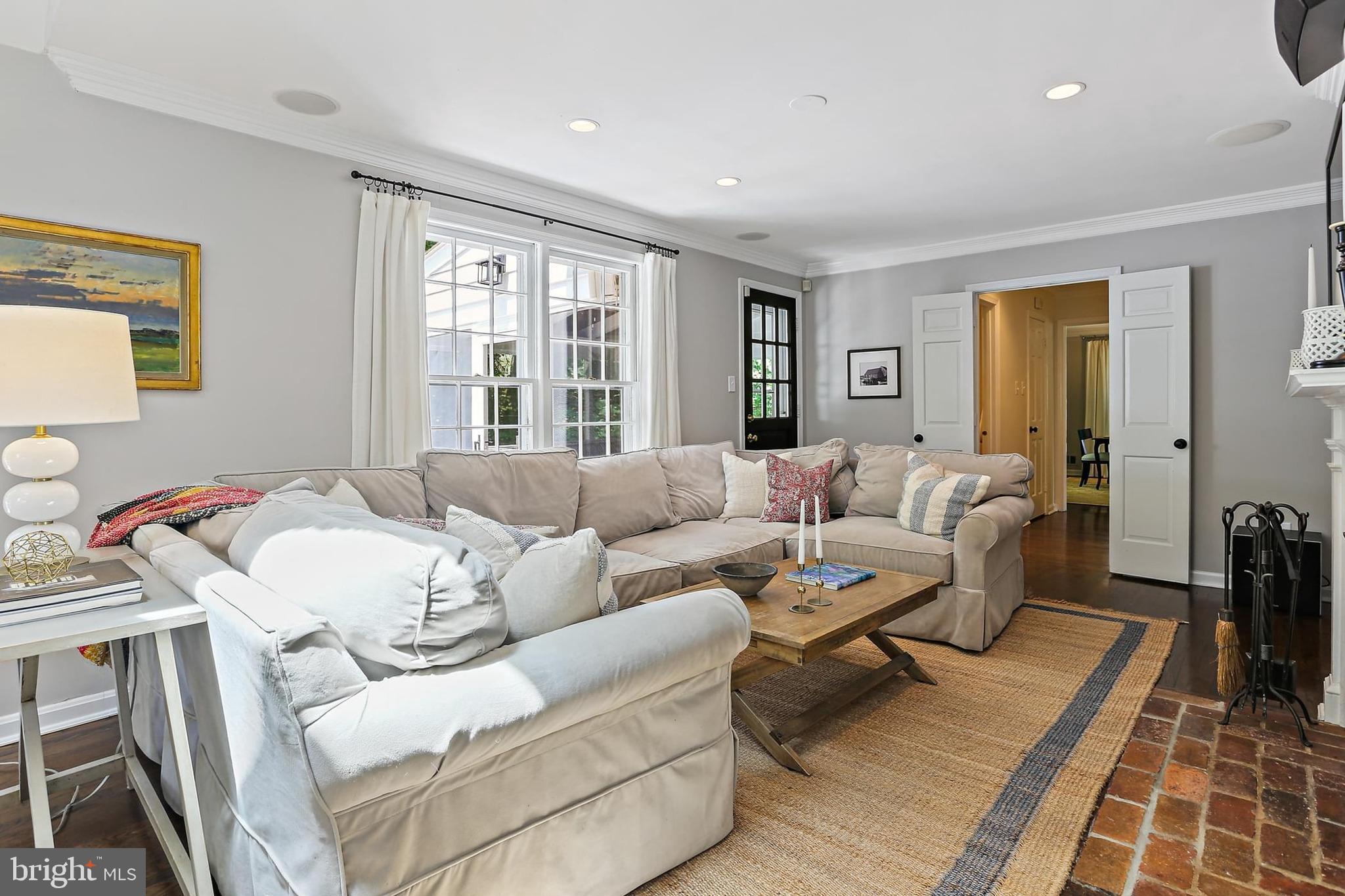 RIVER FALLS - Residential