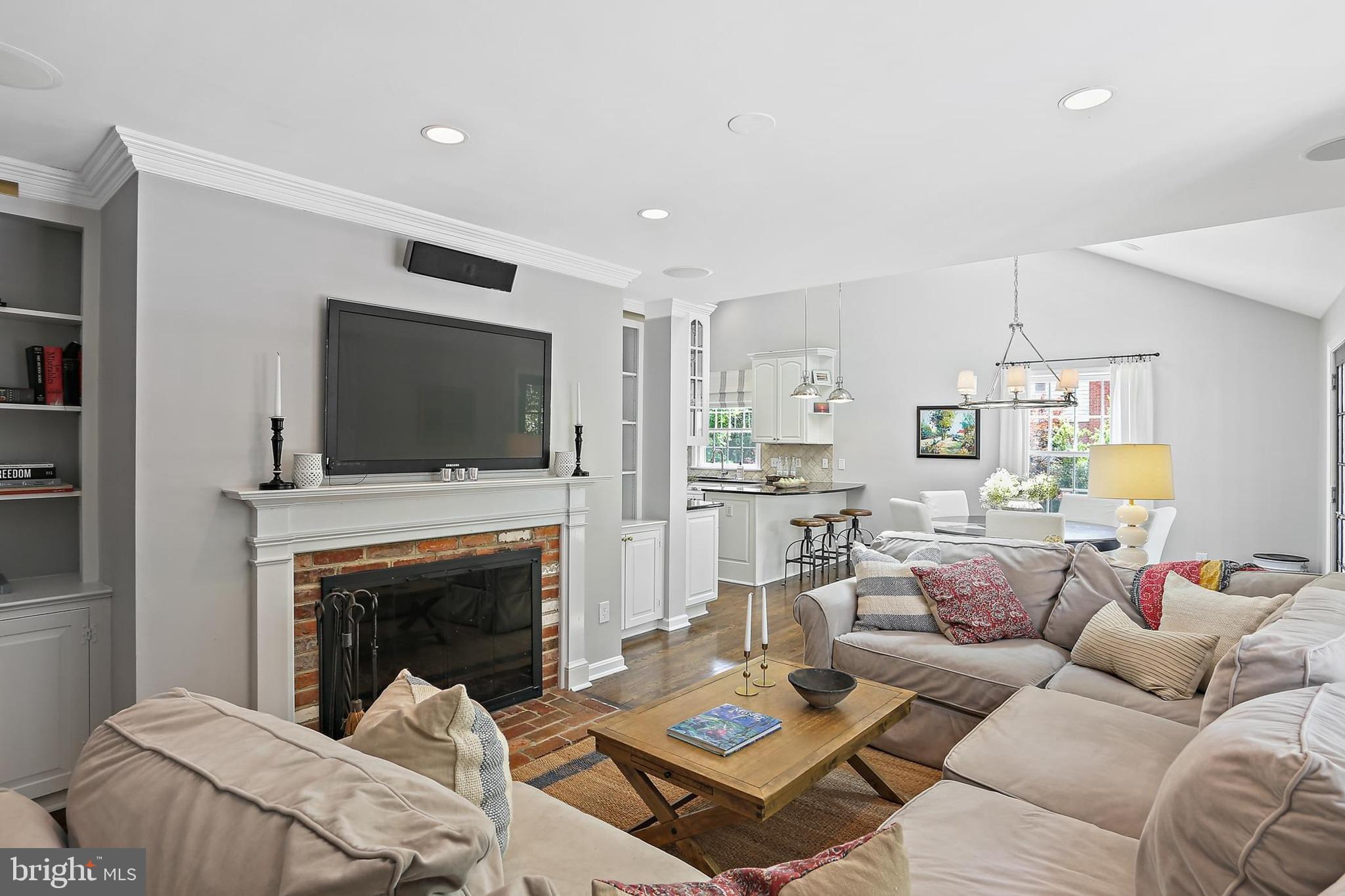 RIVER FALLS - Residential