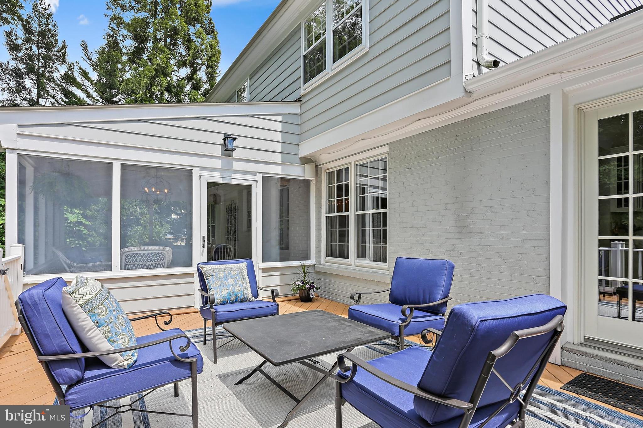 RIVER FALLS - Residential