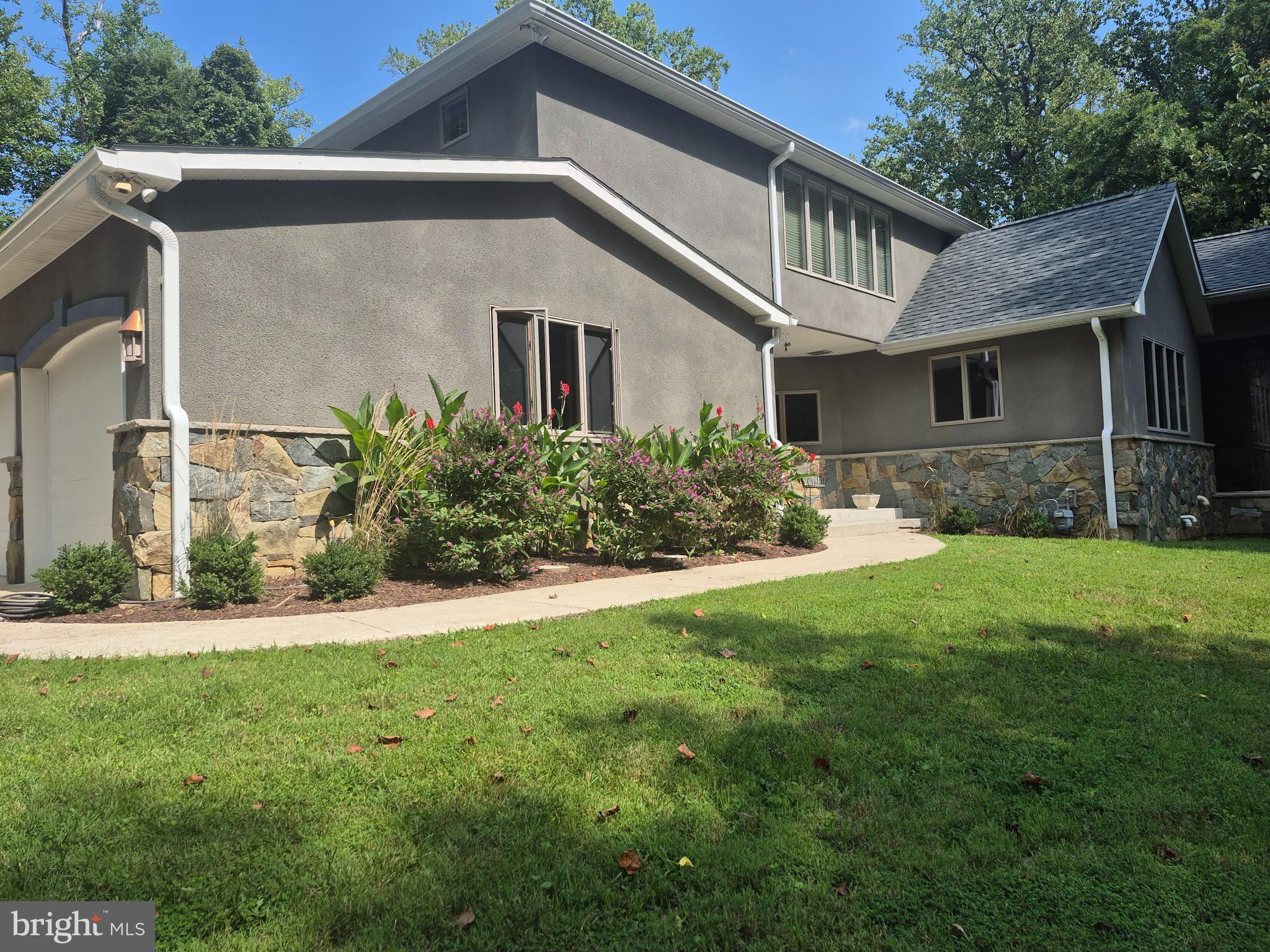1603 WATERS RIDGE COURT