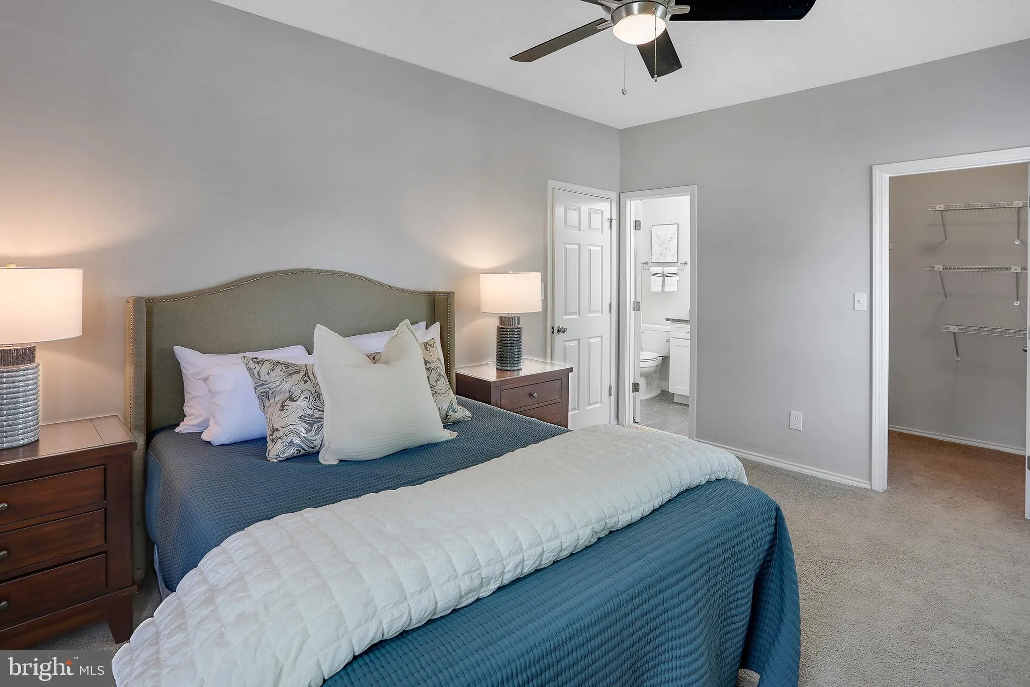 Fairfax, Virginia 22033, United States, 2 Bedrooms Bedrooms, ,2 BathroomsBathrooms,Residential,Contingent,157595