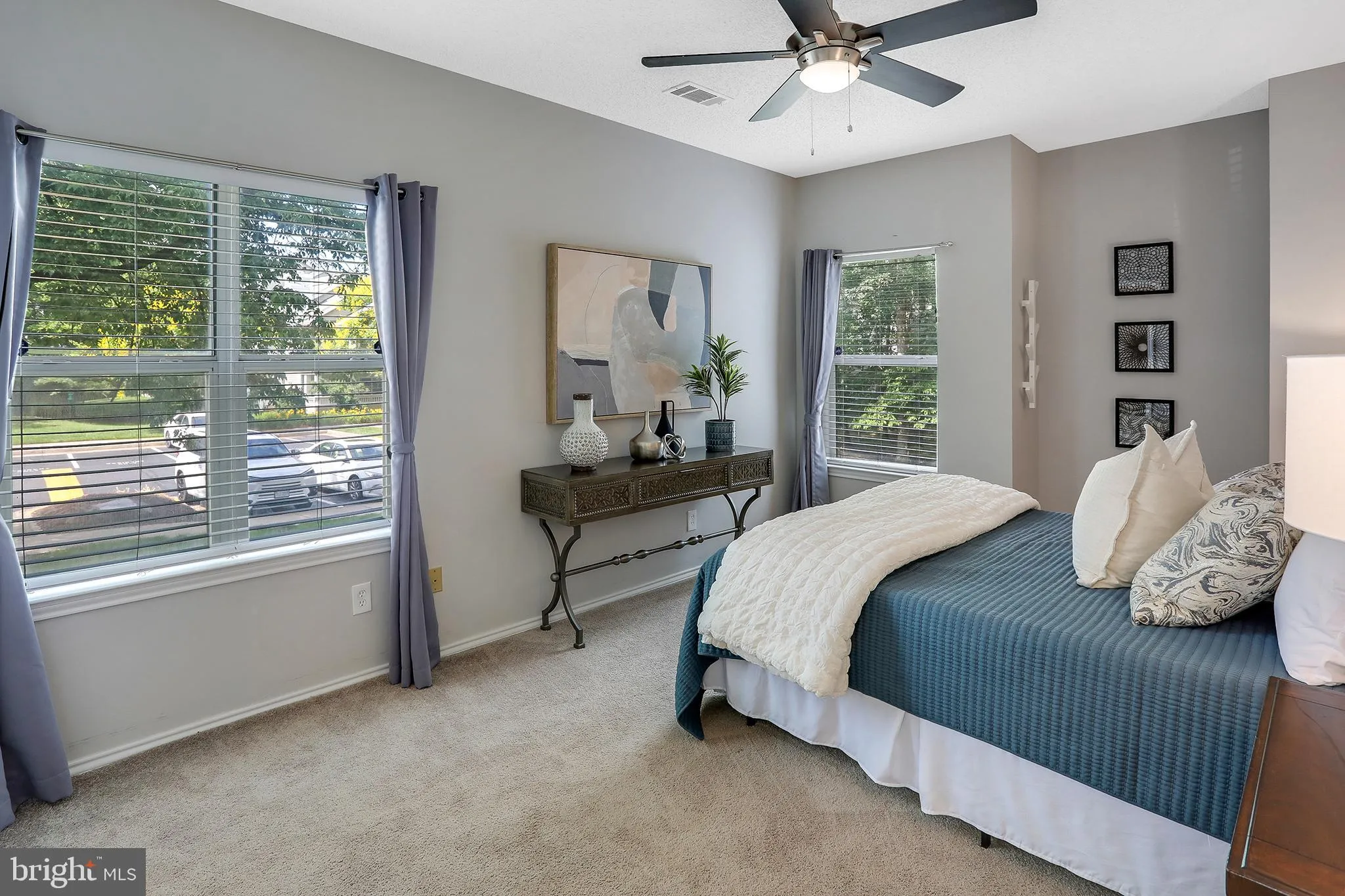 Fairfax, Virginia 22033, United States, 2 Bedrooms Bedrooms, ,2 BathroomsBathrooms,Residential,Contingent,157595