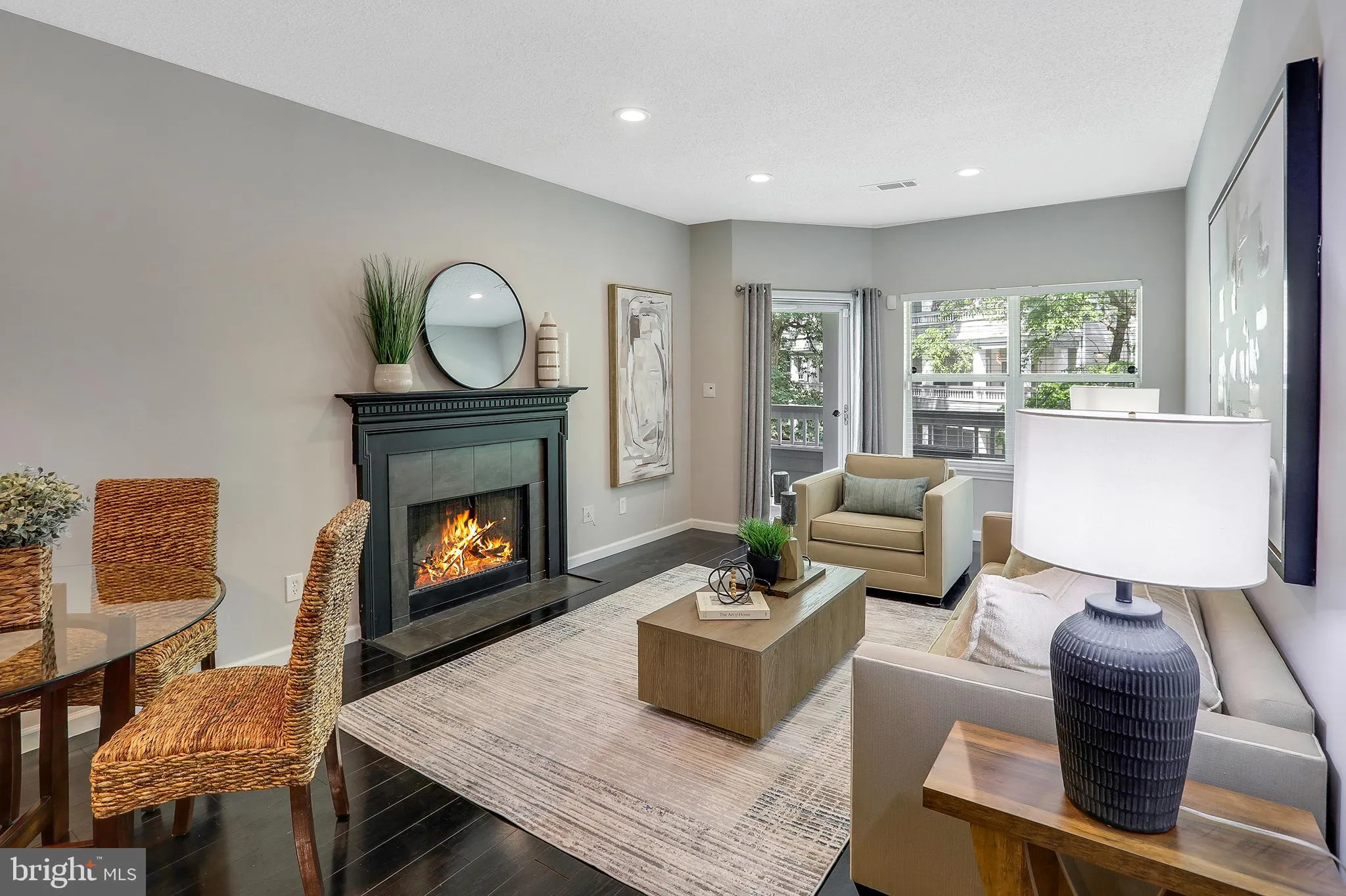 Fairfax, Virginia 22033, United States, 2 Bedrooms Bedrooms, ,2 BathroomsBathrooms,Residential,Contingent,157595