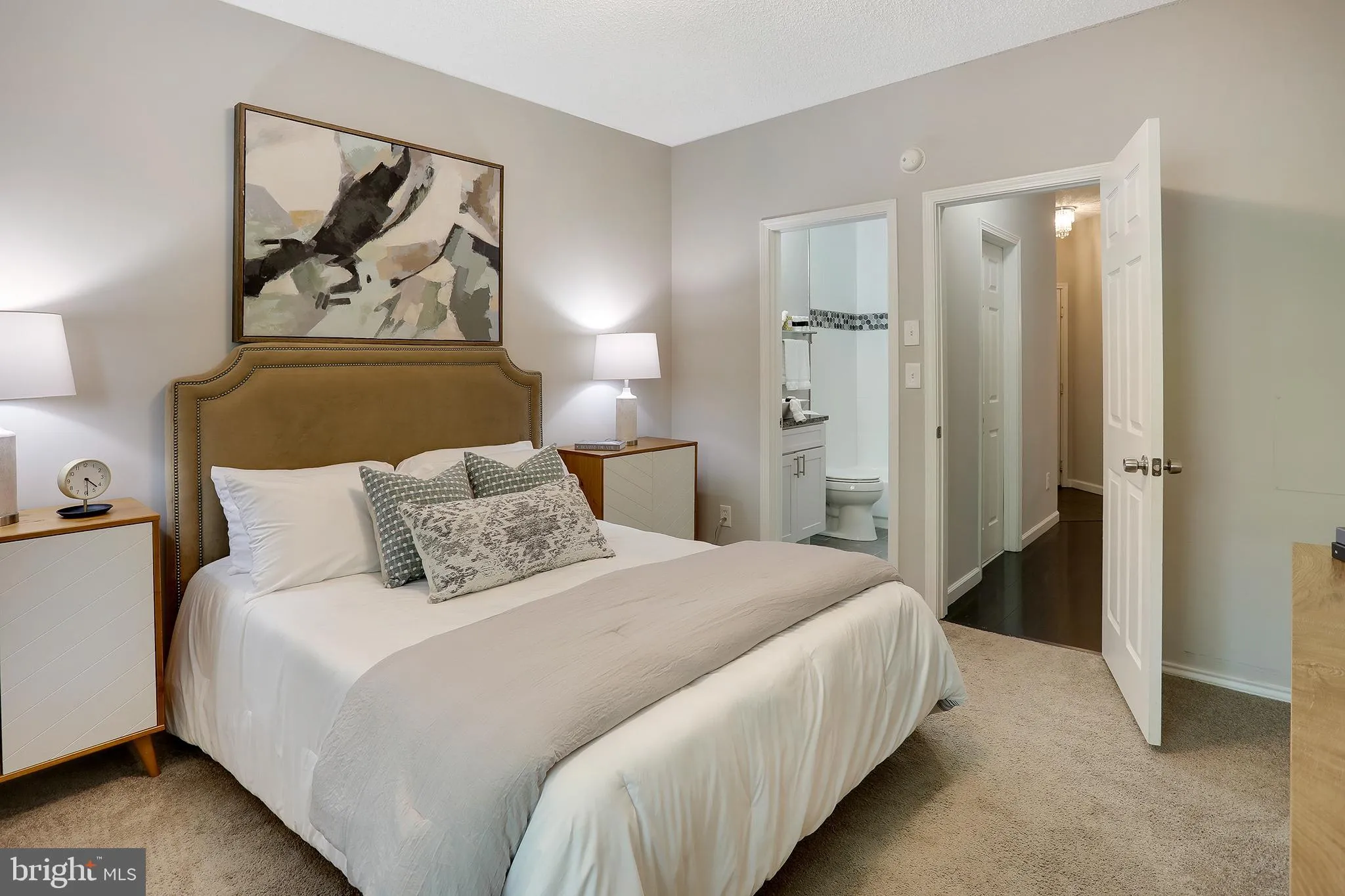 Fairfax, Virginia 22033, United States, 2 Bedrooms Bedrooms, ,2 BathroomsBathrooms,Residential,Contingent,157595