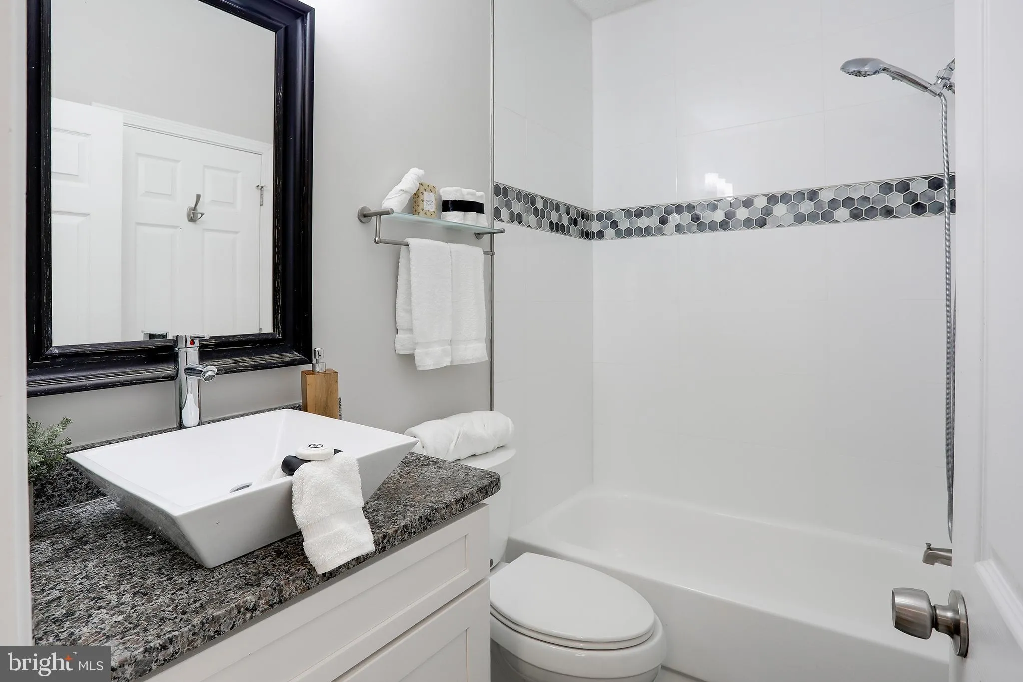 Fairfax, Virginia 22033, United States, 2 Bedrooms Bedrooms, ,2 BathroomsBathrooms,Residential,Contingent,157595