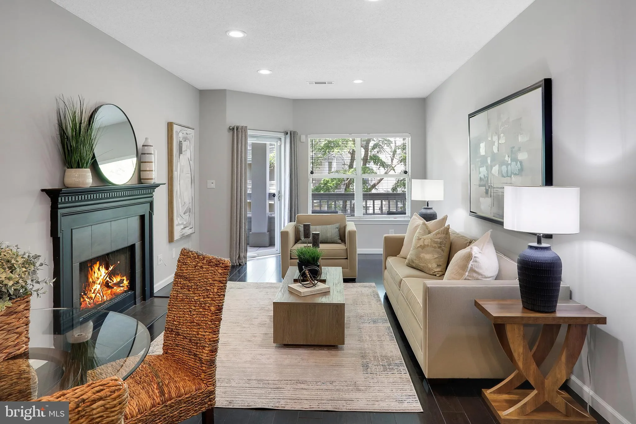 Fairfax, Virginia 22033, United States, 2 Bedrooms Bedrooms, ,2 BathroomsBathrooms,Residential,Contingent,157595