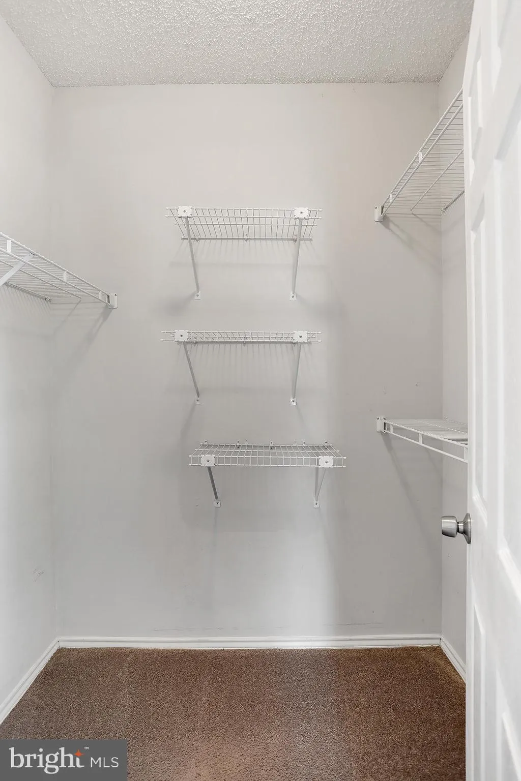 Fairfax, Virginia 22033, United States, 2 Bedrooms Bedrooms, ,2 BathroomsBathrooms,Residential,Contingent,157595