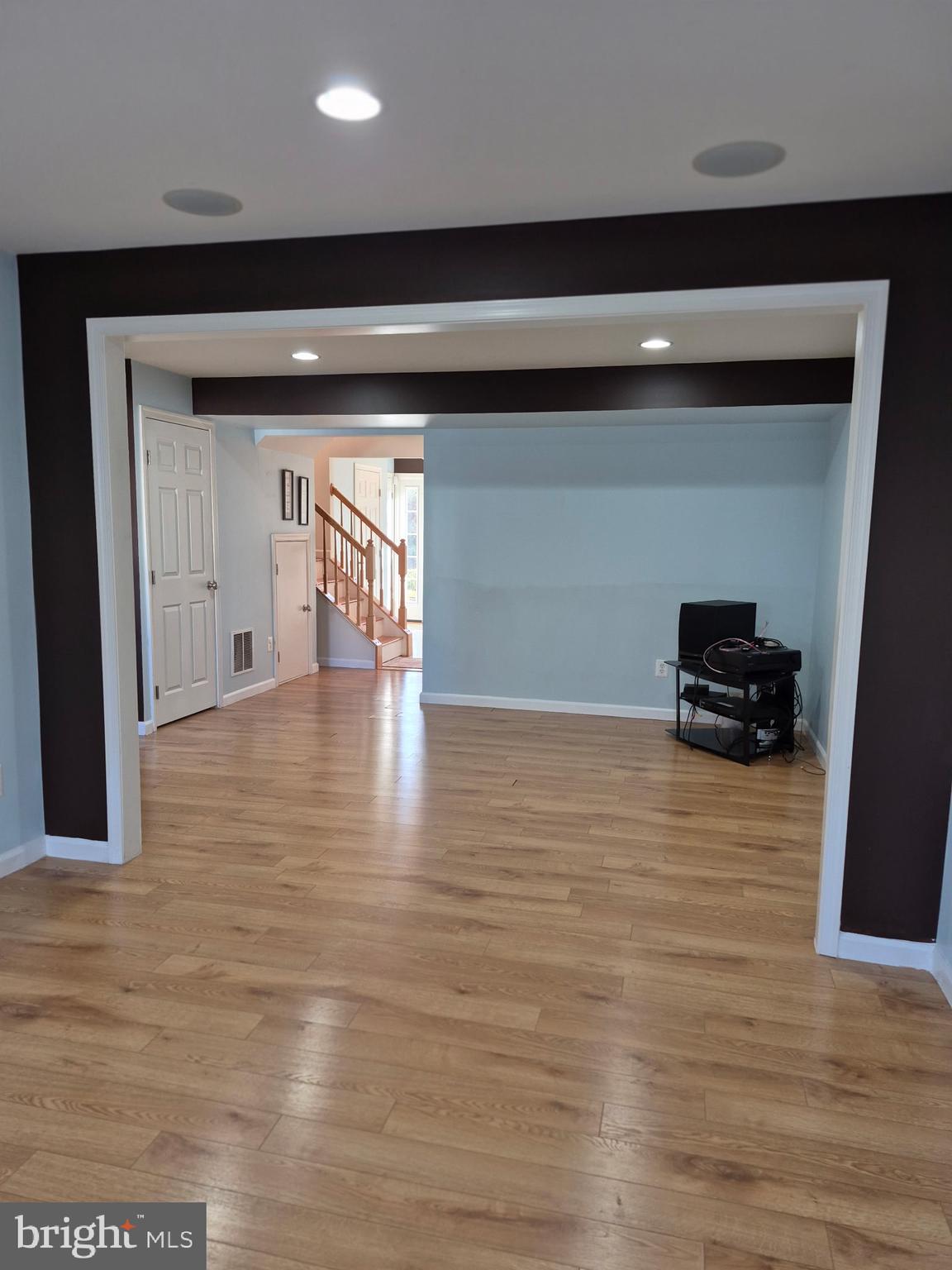 LAKELAND PLACE - Residential Lease