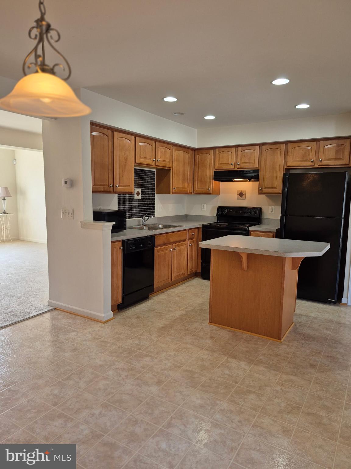 LAKELAND PLACE - Residential Lease