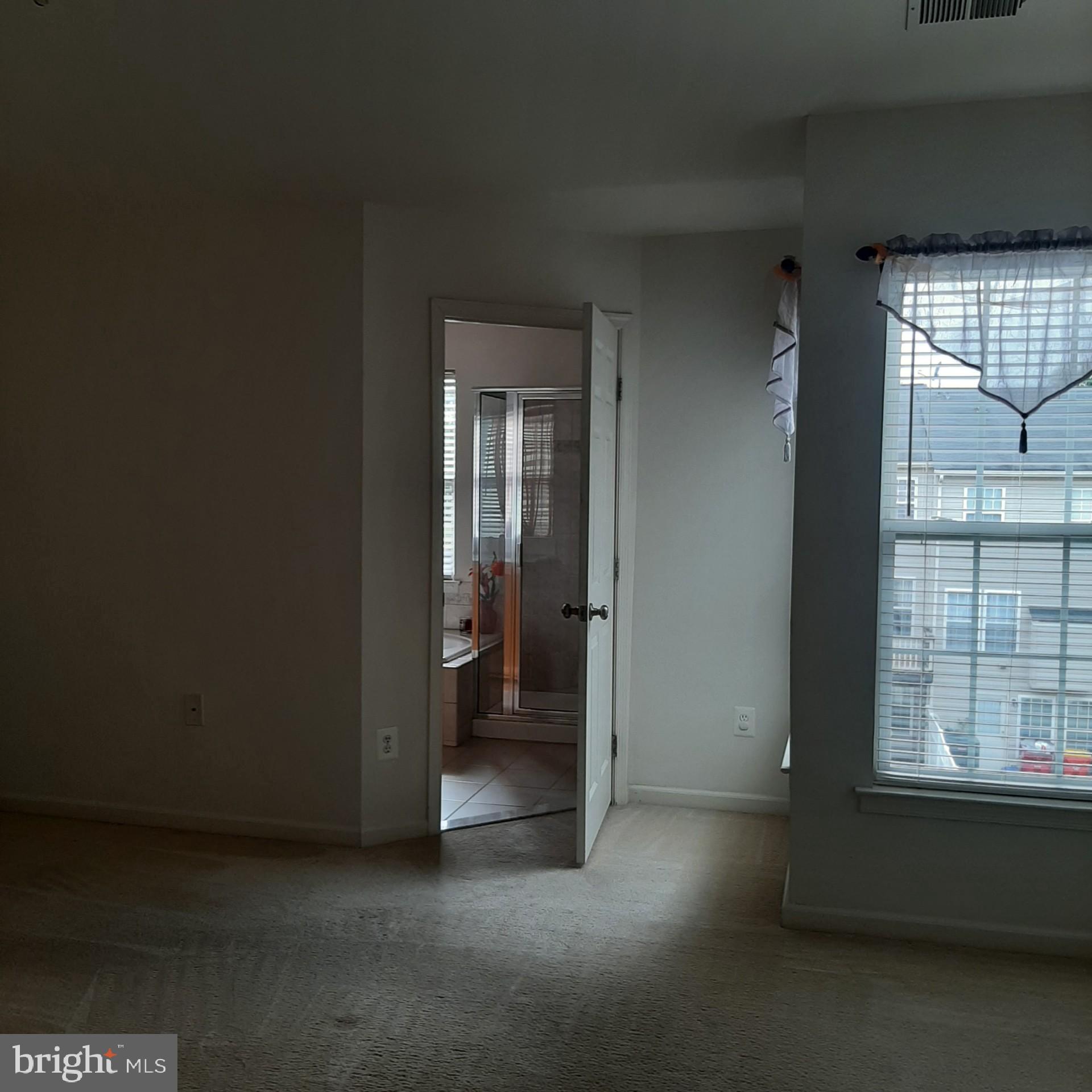 LAKELAND PLACE - Residential Lease