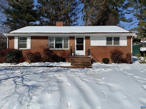 Homes For Sale - 908 Belmore Ave Ave<br/> Staunton City County, STAUNTON, VA 24401