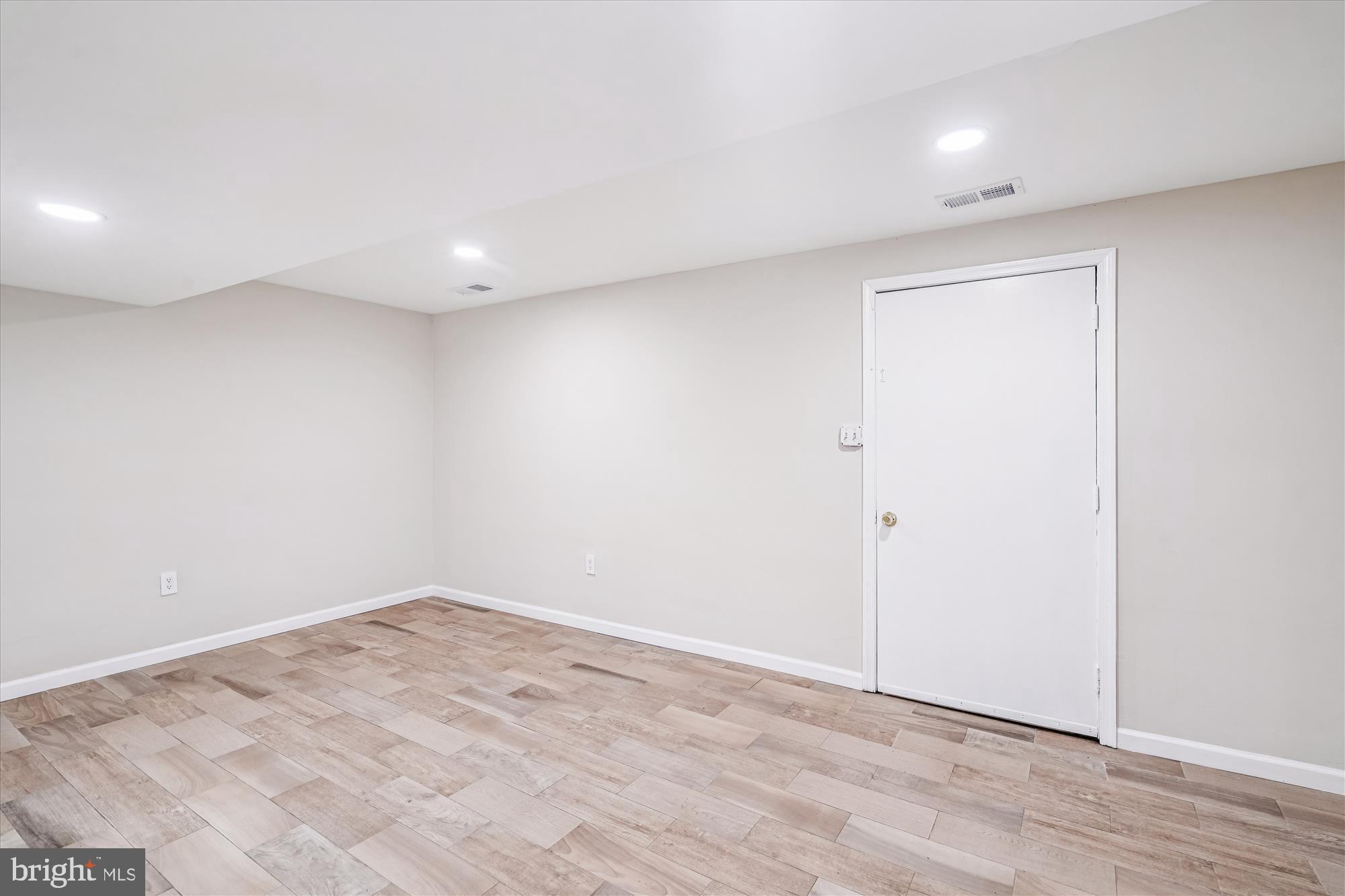 LAKE VILLAGE MANOR - Residential