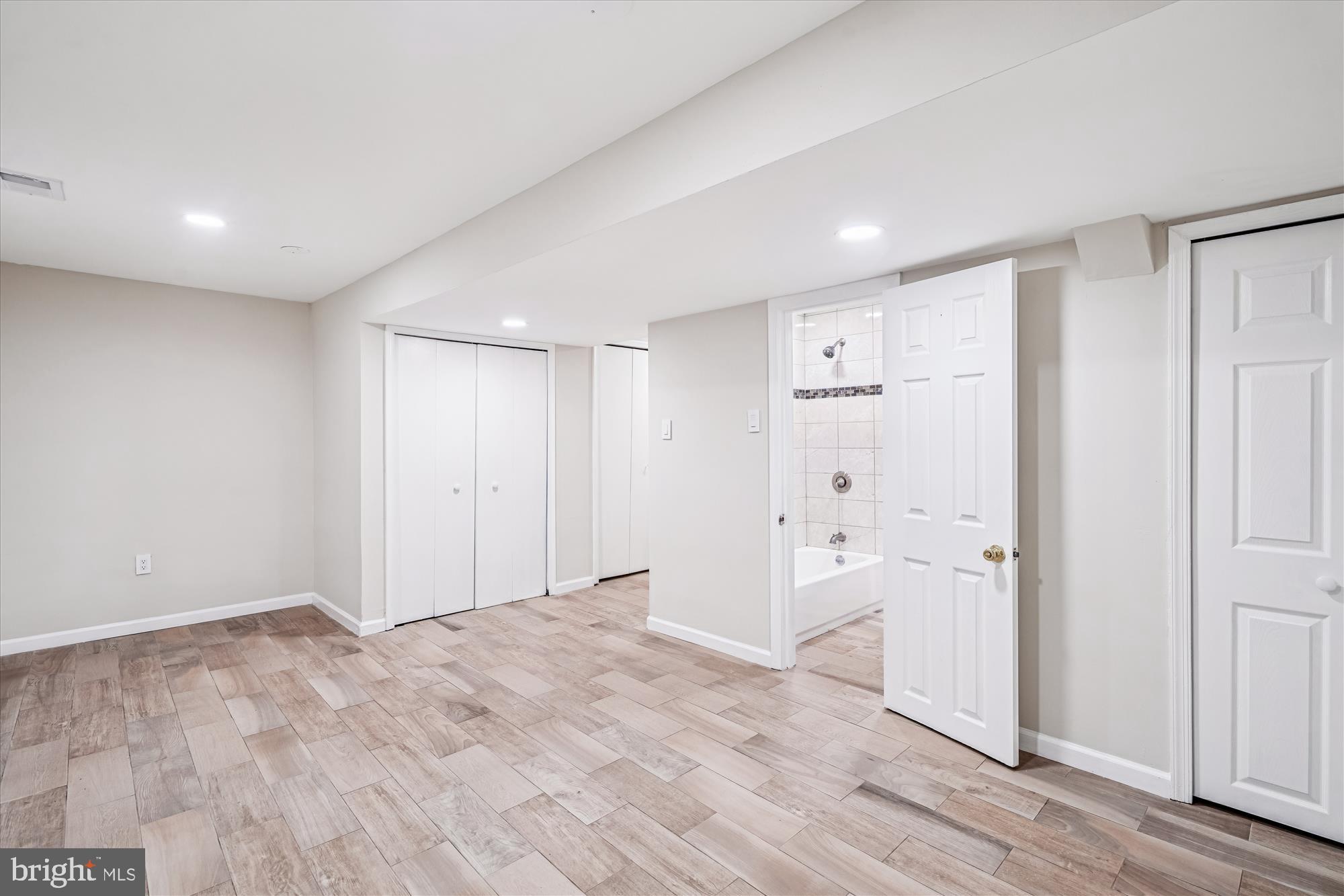 LAKE VILLAGE MANOR - Residential