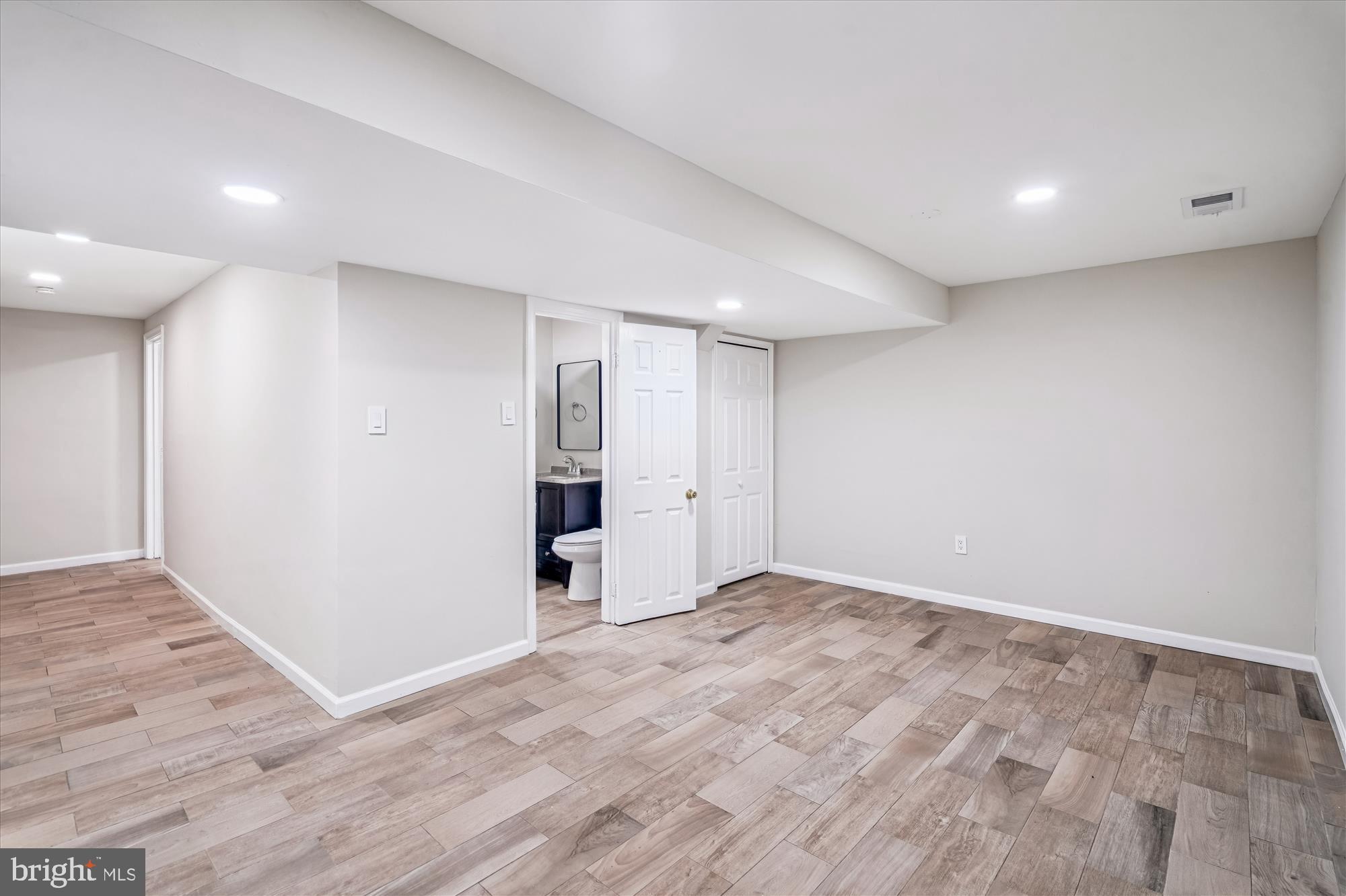 LAKE VILLAGE MANOR - Residential