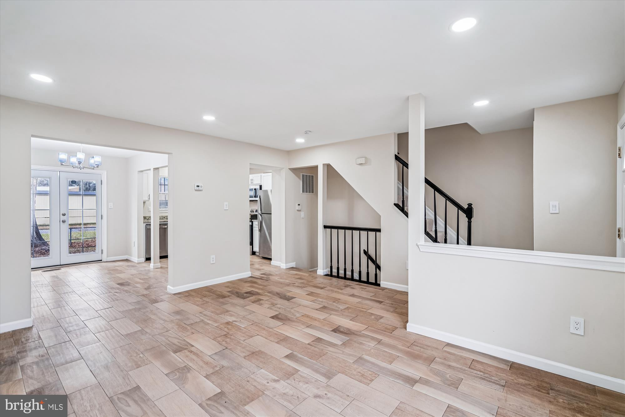 LAKE VILLAGE MANOR - Residential