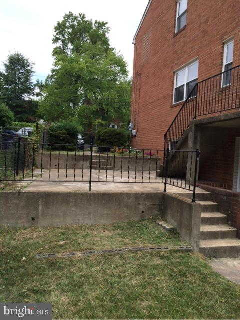 DUKE GARDENS - Residential Lease