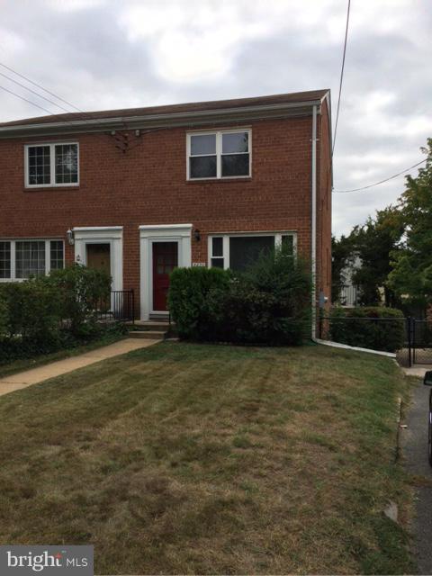 DUKE GARDENS - Residential Lease