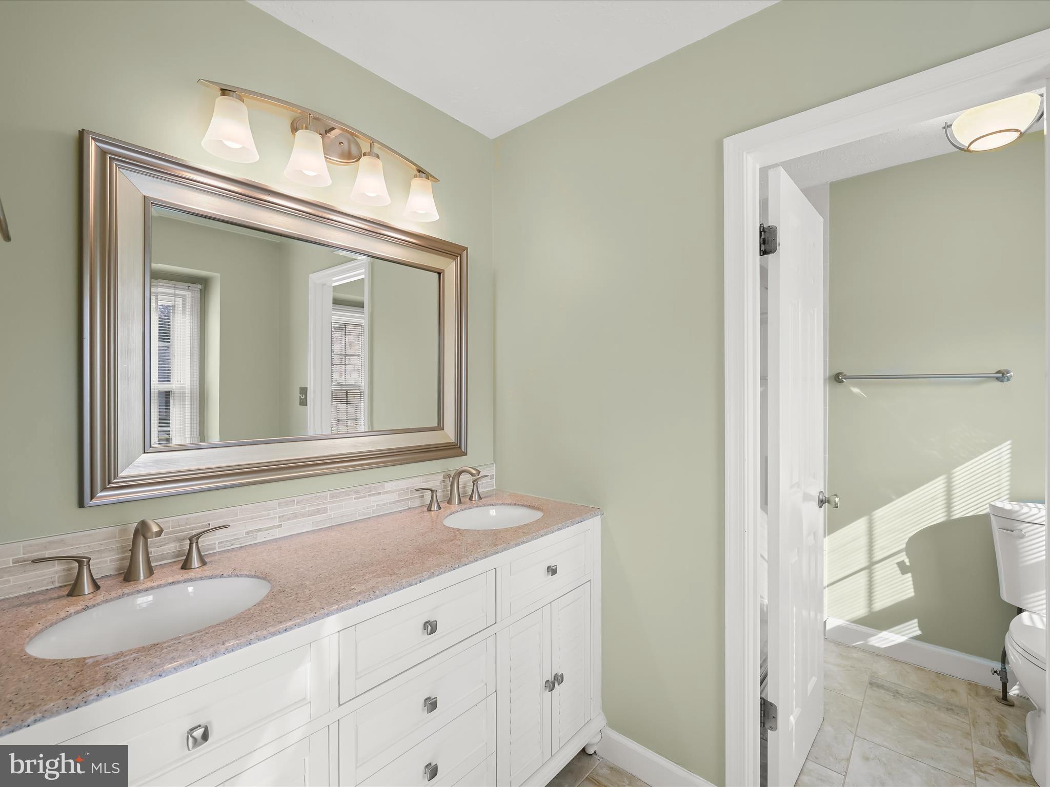 CROFTON COMMONS - Residential