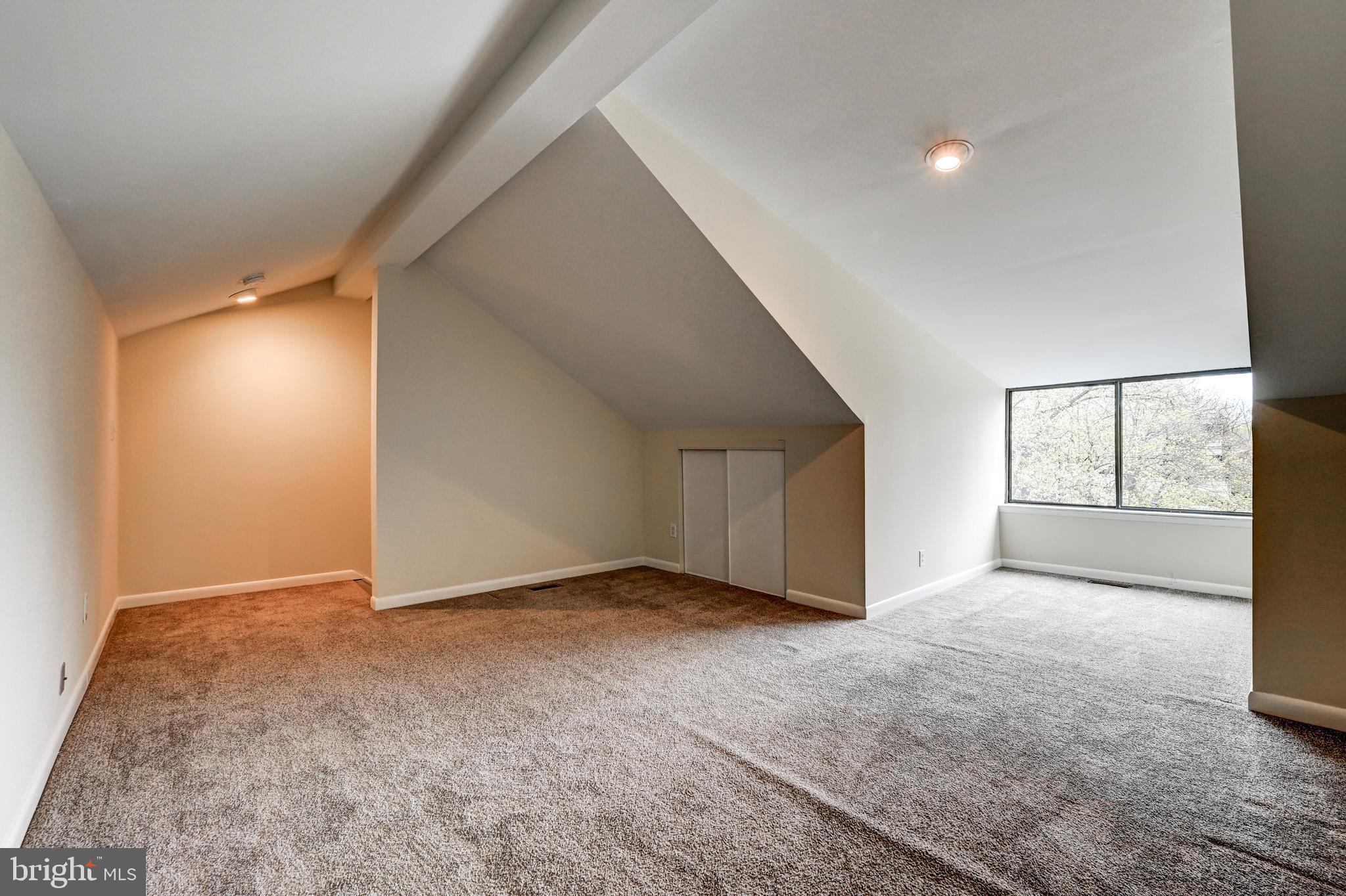 TOWN CENTER - Residential