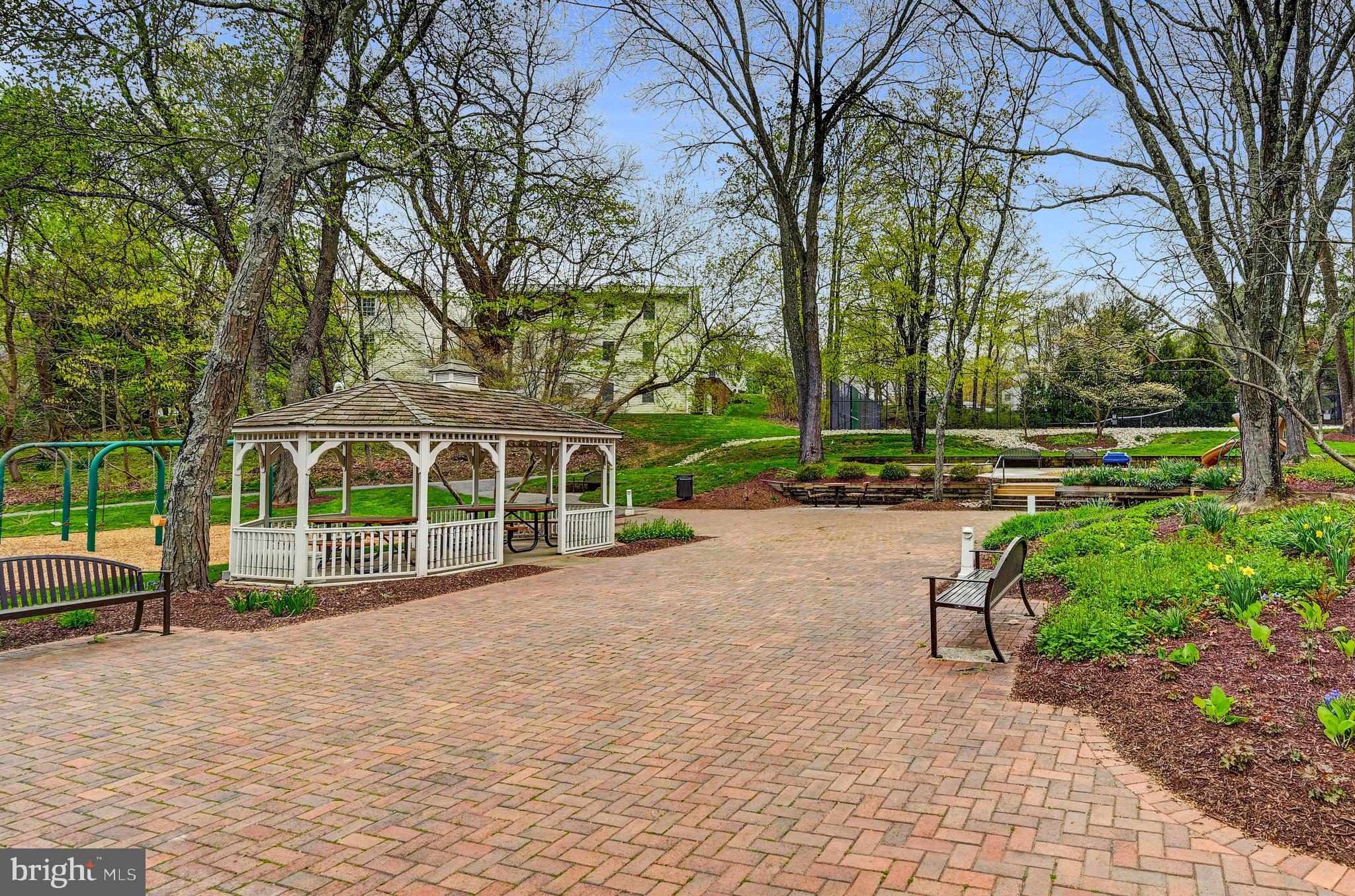 TOWN CENTER - Residential