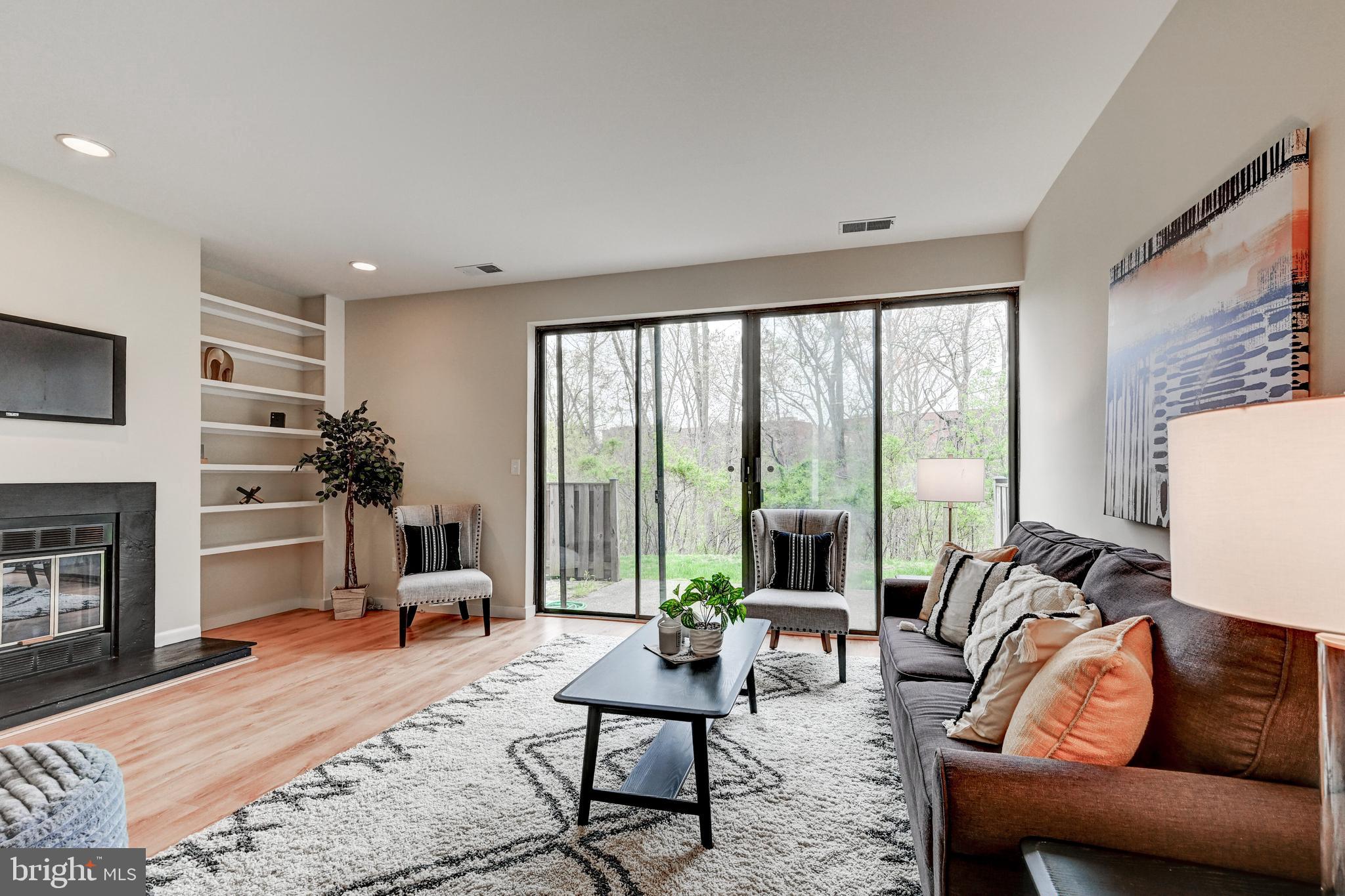 TOWN CENTER - Residential