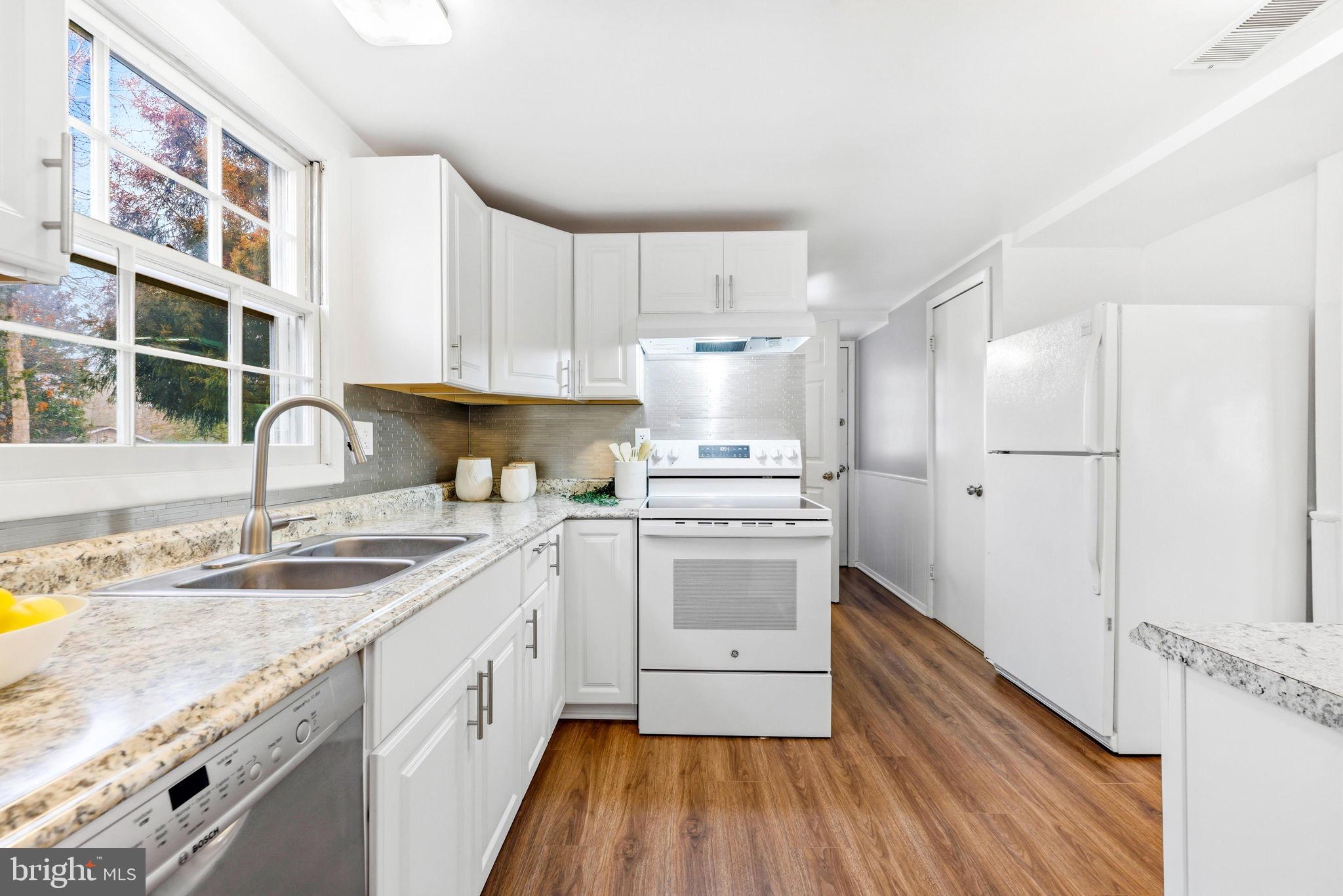 MAPLE RIDGE - Residential