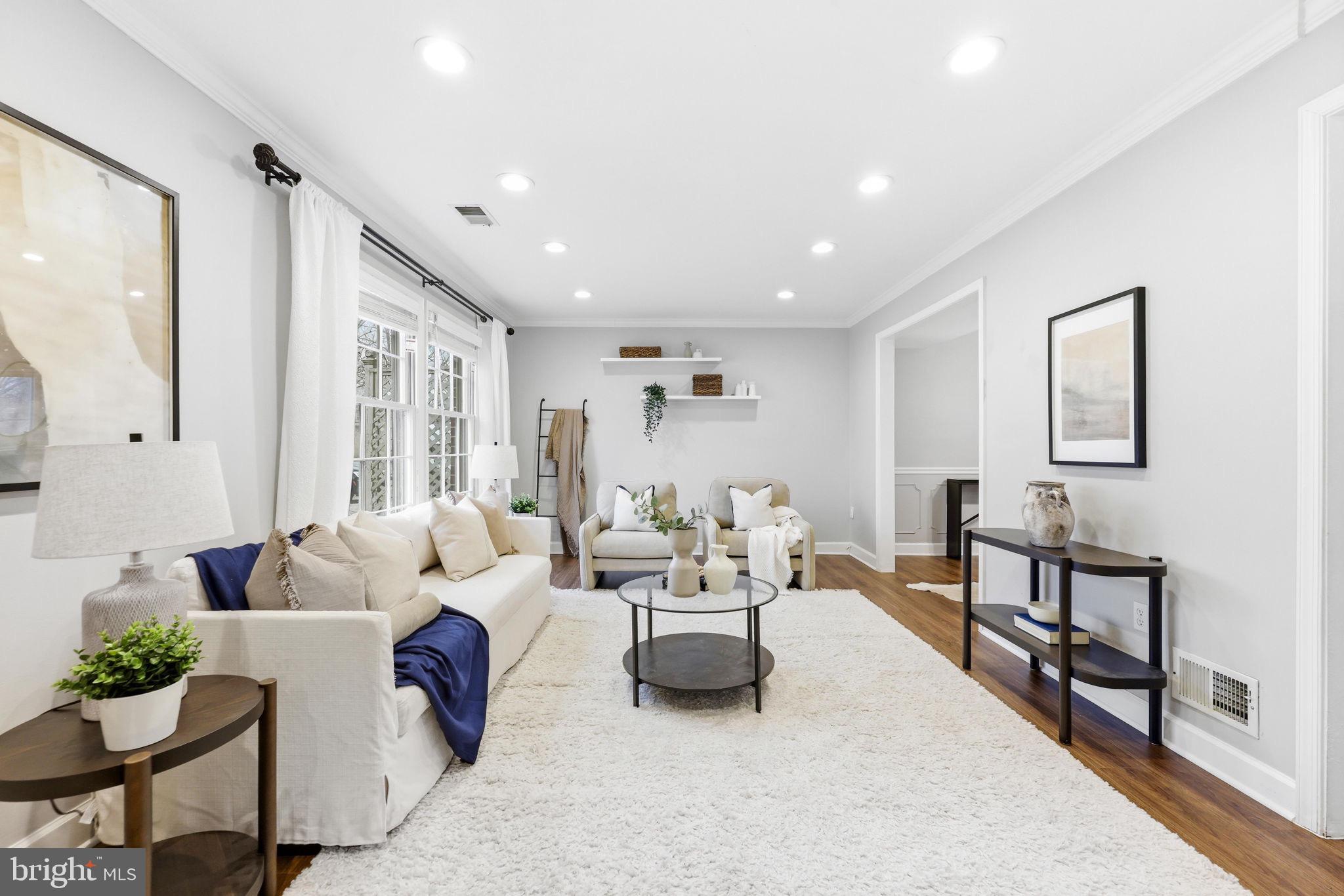 704 CHAPELVIEW DRIVE