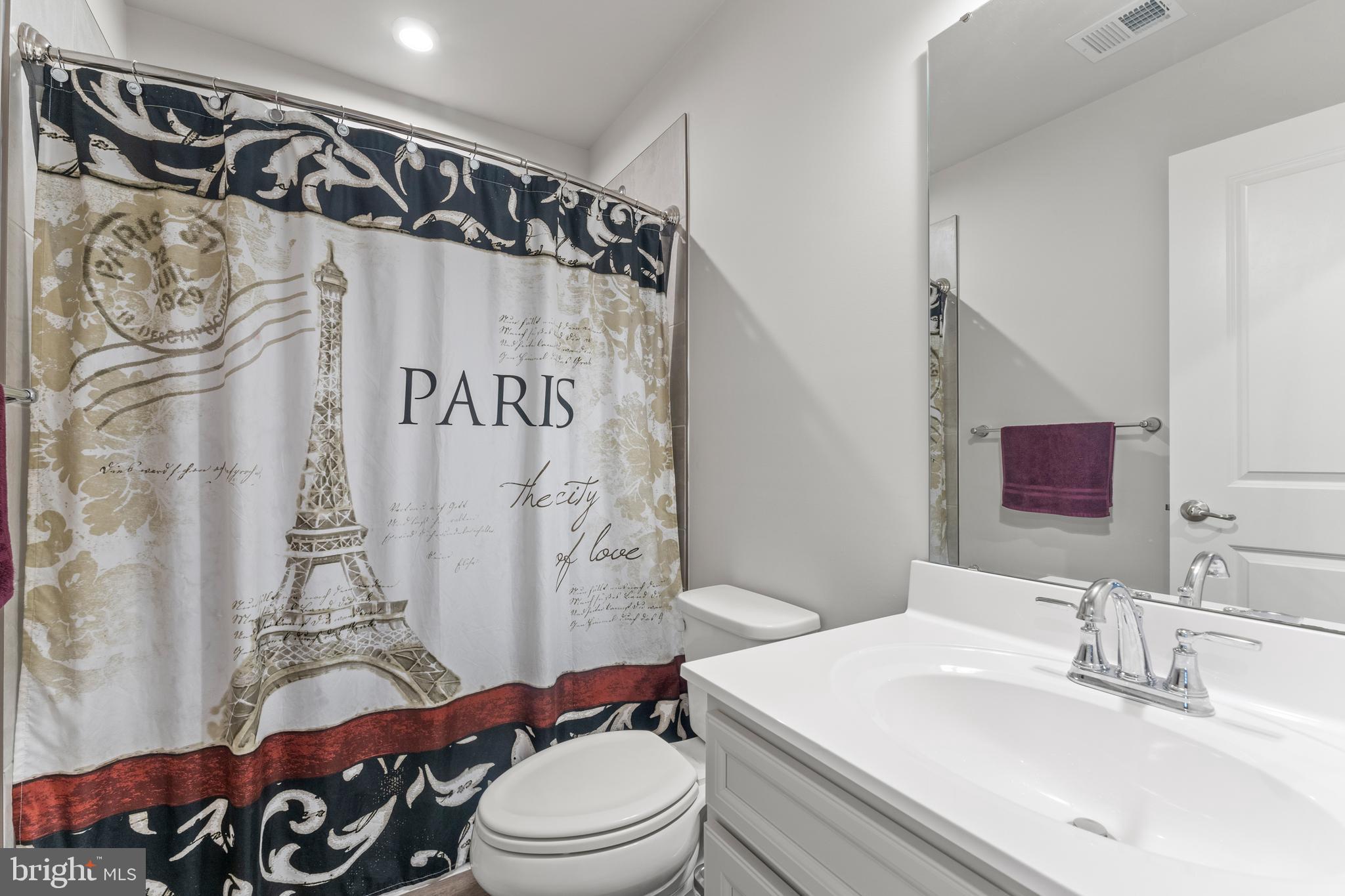 COURTHOUSE COMMONS - Residential