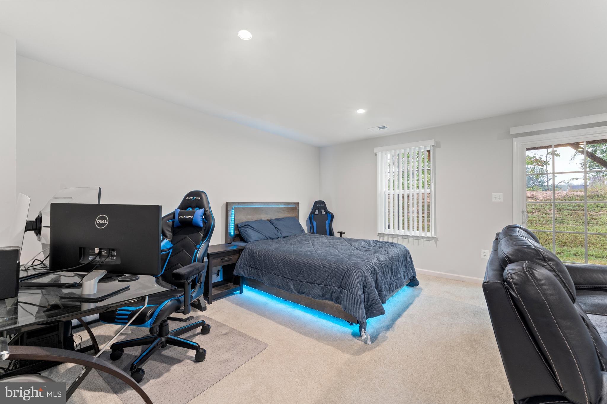 COURTHOUSE COMMONS - Residential