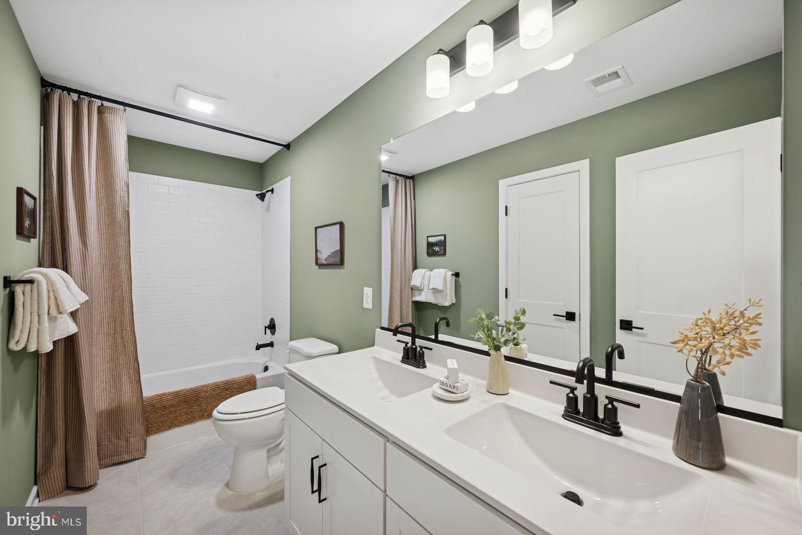 HUNTWELL WEST - Residential