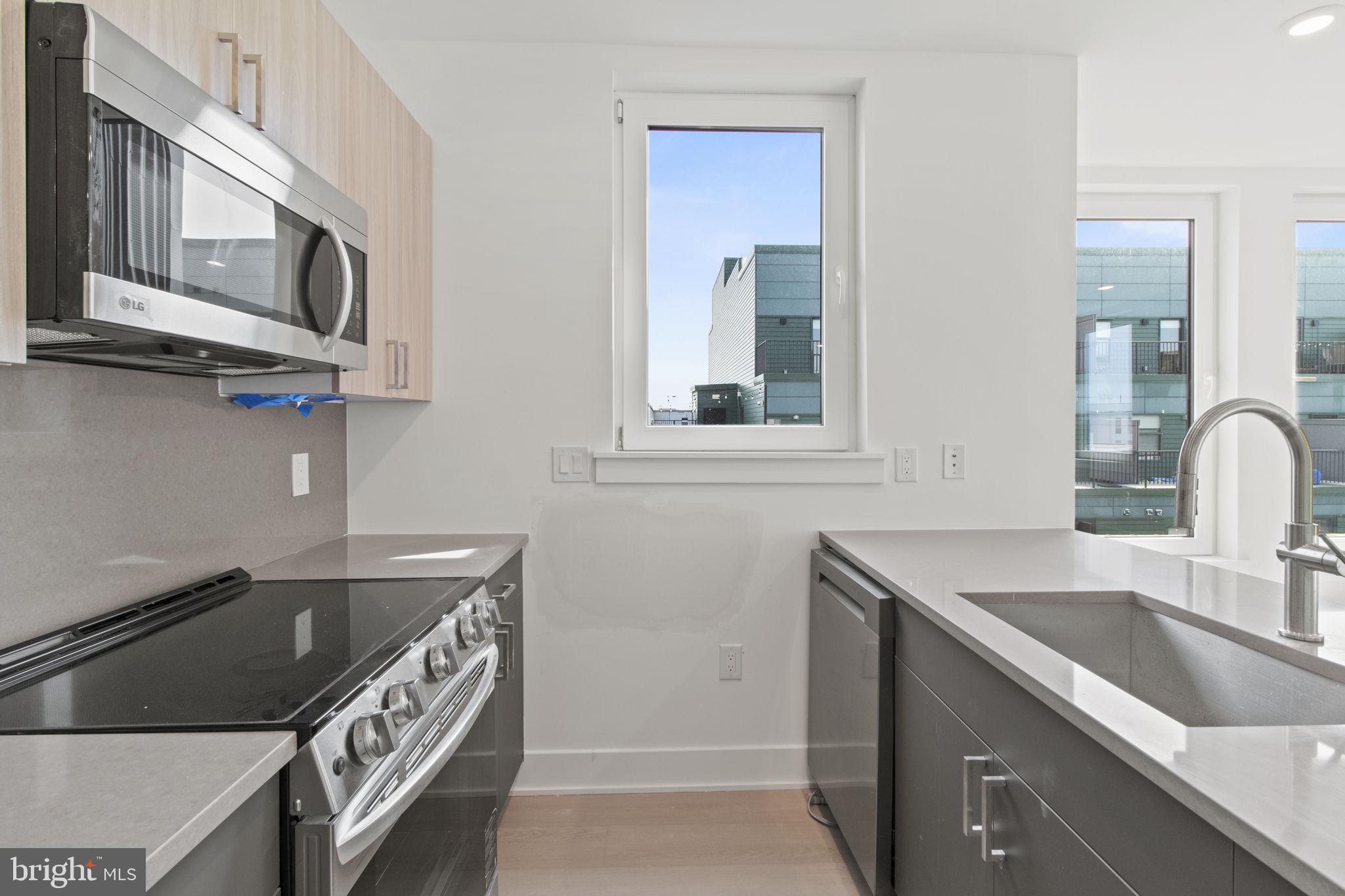 2000 DREER STREET 401
