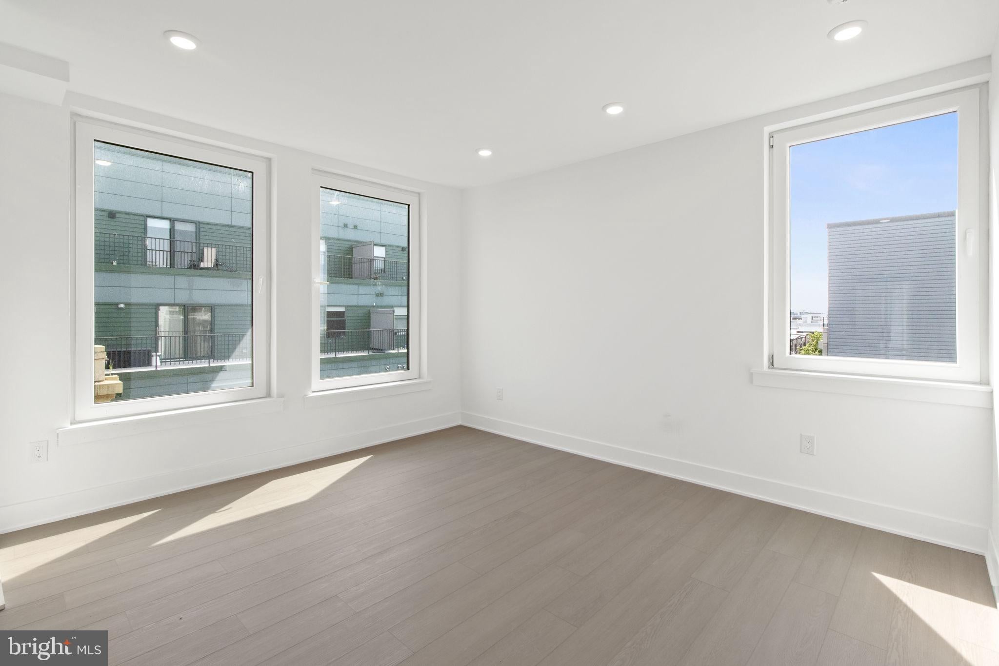 2000 DREER STREET 401