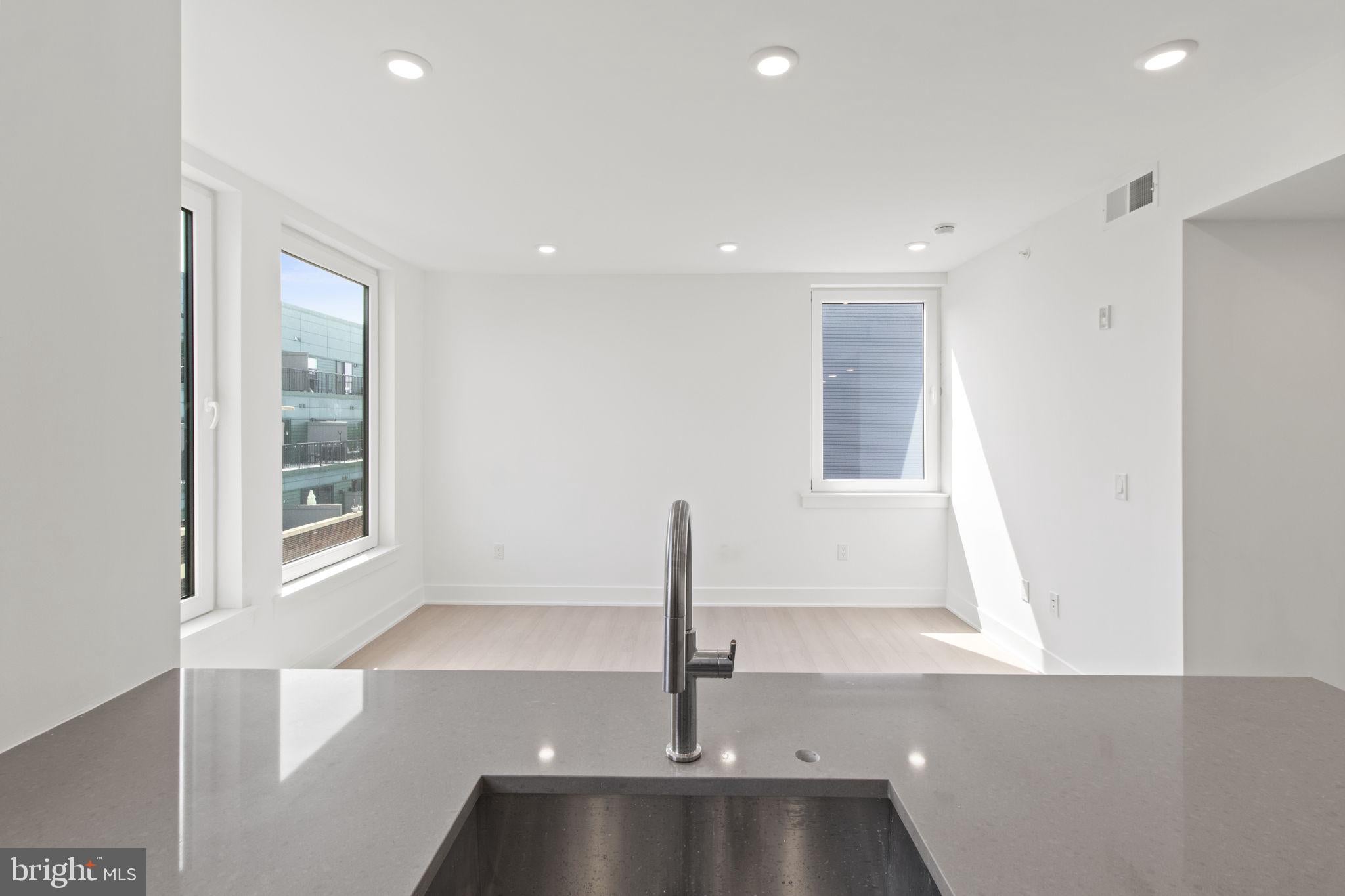 2000 DREER STREET 401