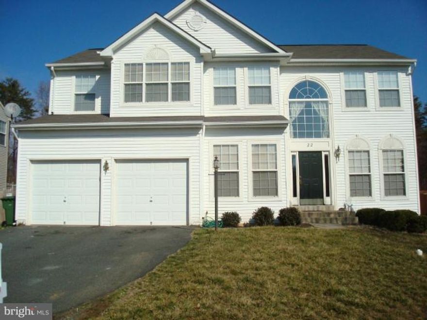 Large 5 bedroom 2.5 bath Colonial in convenient Park Ridge subdivision. Main level laundry room, open kitchen with breakfast room, family room, formal living and dining room. Large master bedroom. Unfinished basement. Large 5 bedroom 2.5 bath Colonial in convenient Park Ridge subdivision. Community walking paths, sports fields and library.